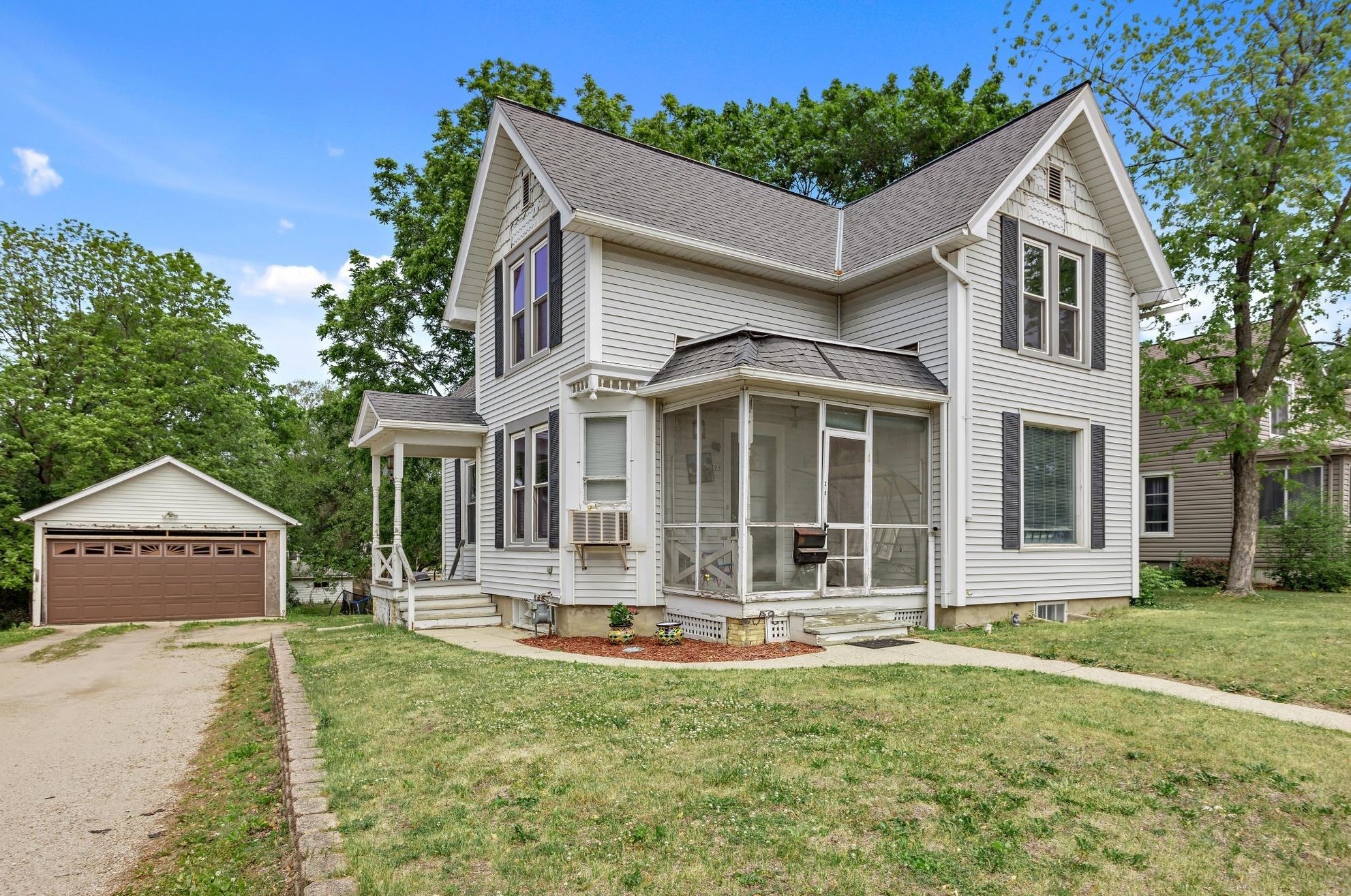 209 Conkey St, Lyons, WI 53105