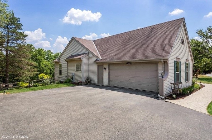 5135 Bayfield Dr, Waterford, WI 53185