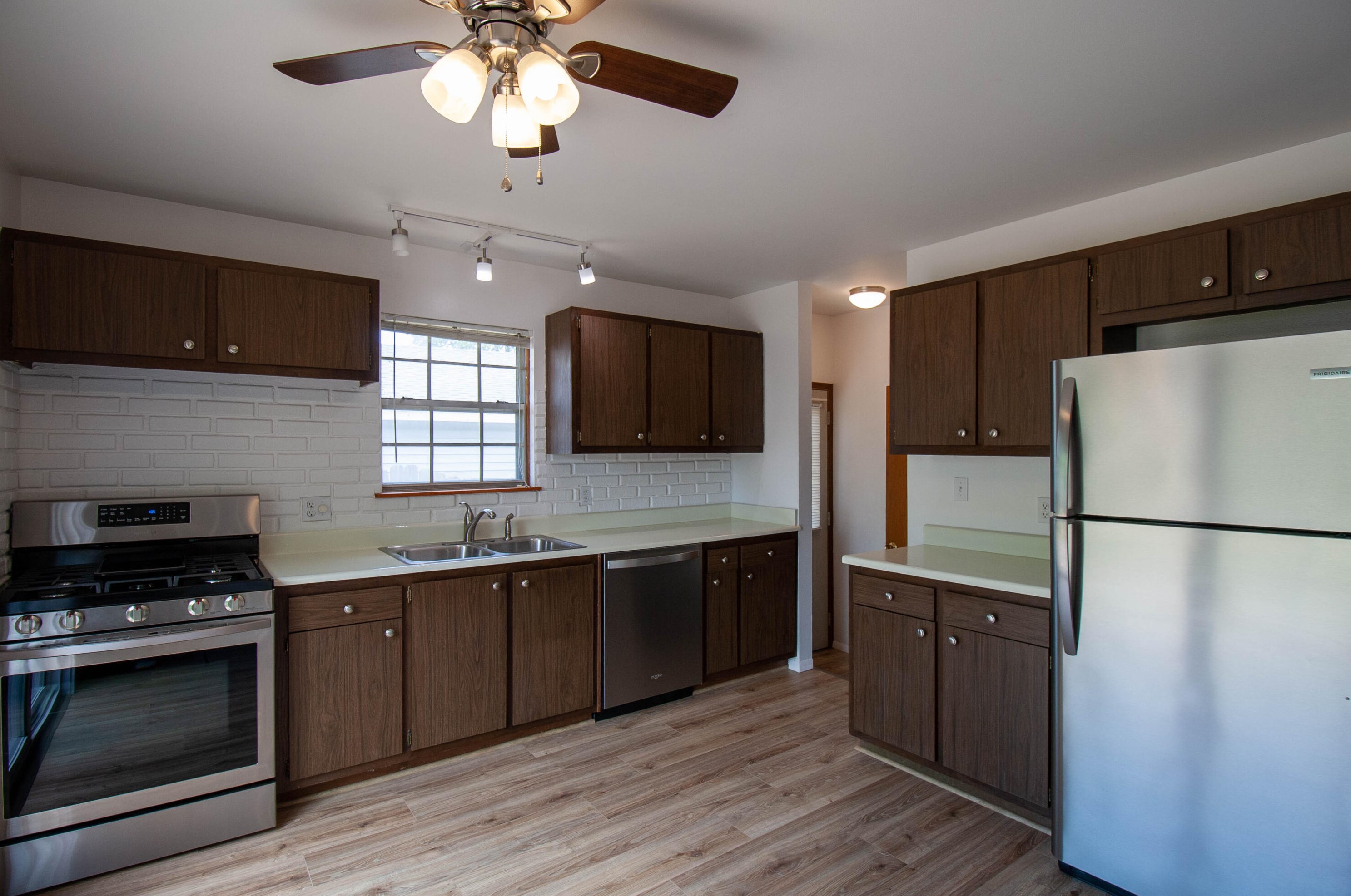 1409 83rd St, Kenosha, WI 53143