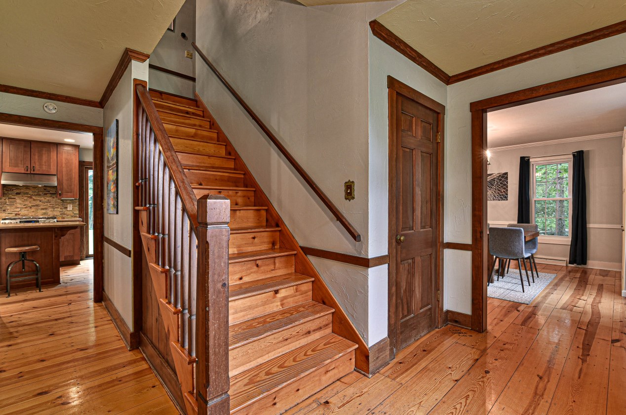 4702 Bluffside Dr, Racine, WI 53402-9711
