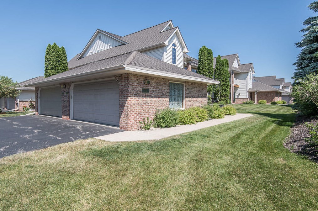 835 Cheyenne Ave #b, Grafton, WI 53024