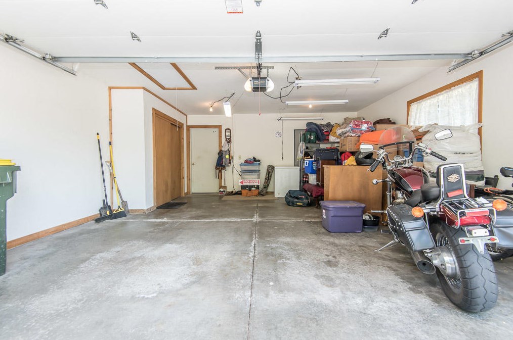 835 Cheyenne Ave, Grafton WI  53024-1644 exterior
