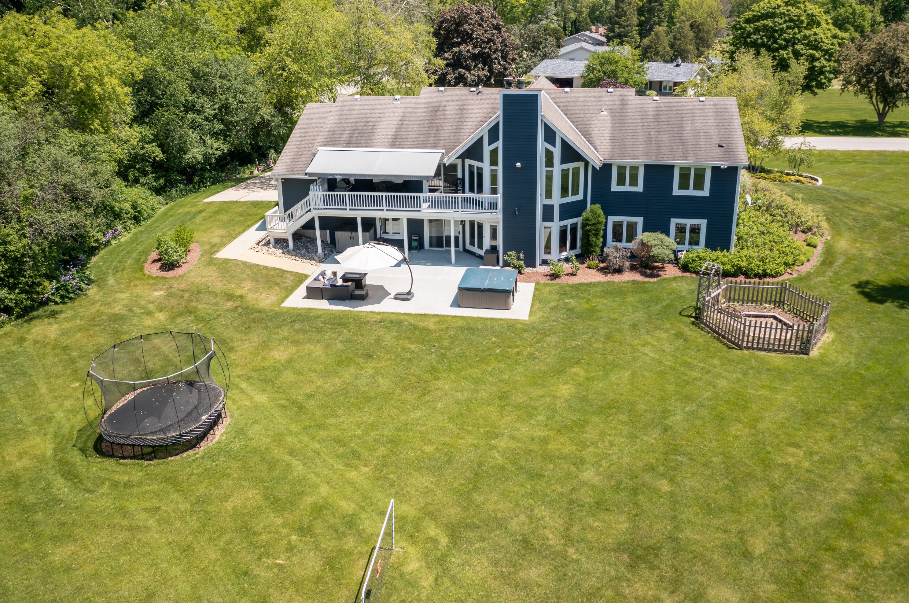 11545 N Glenwood Dr, Thiensville, WI 53097