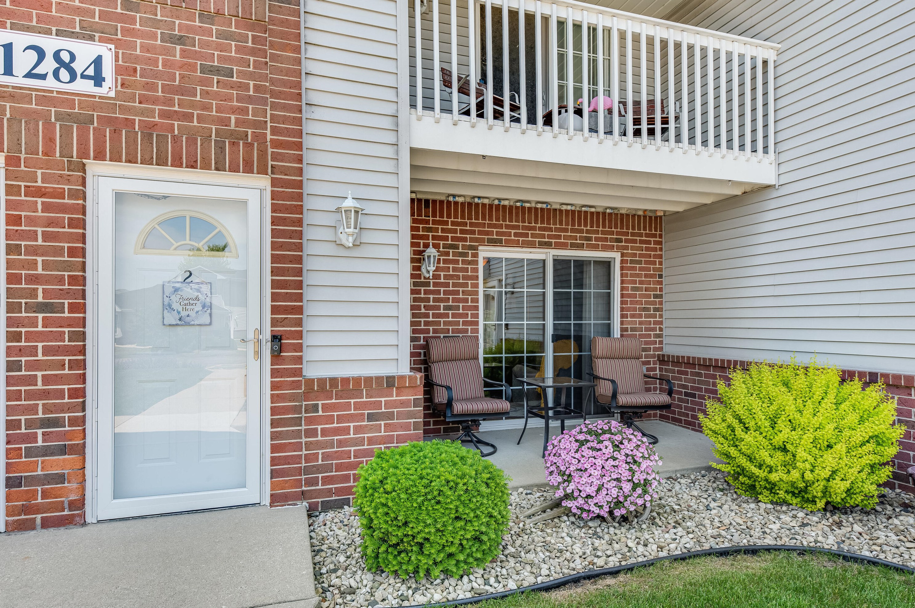 1284 Village Centre Dr #2, Kenosha, WI 53144