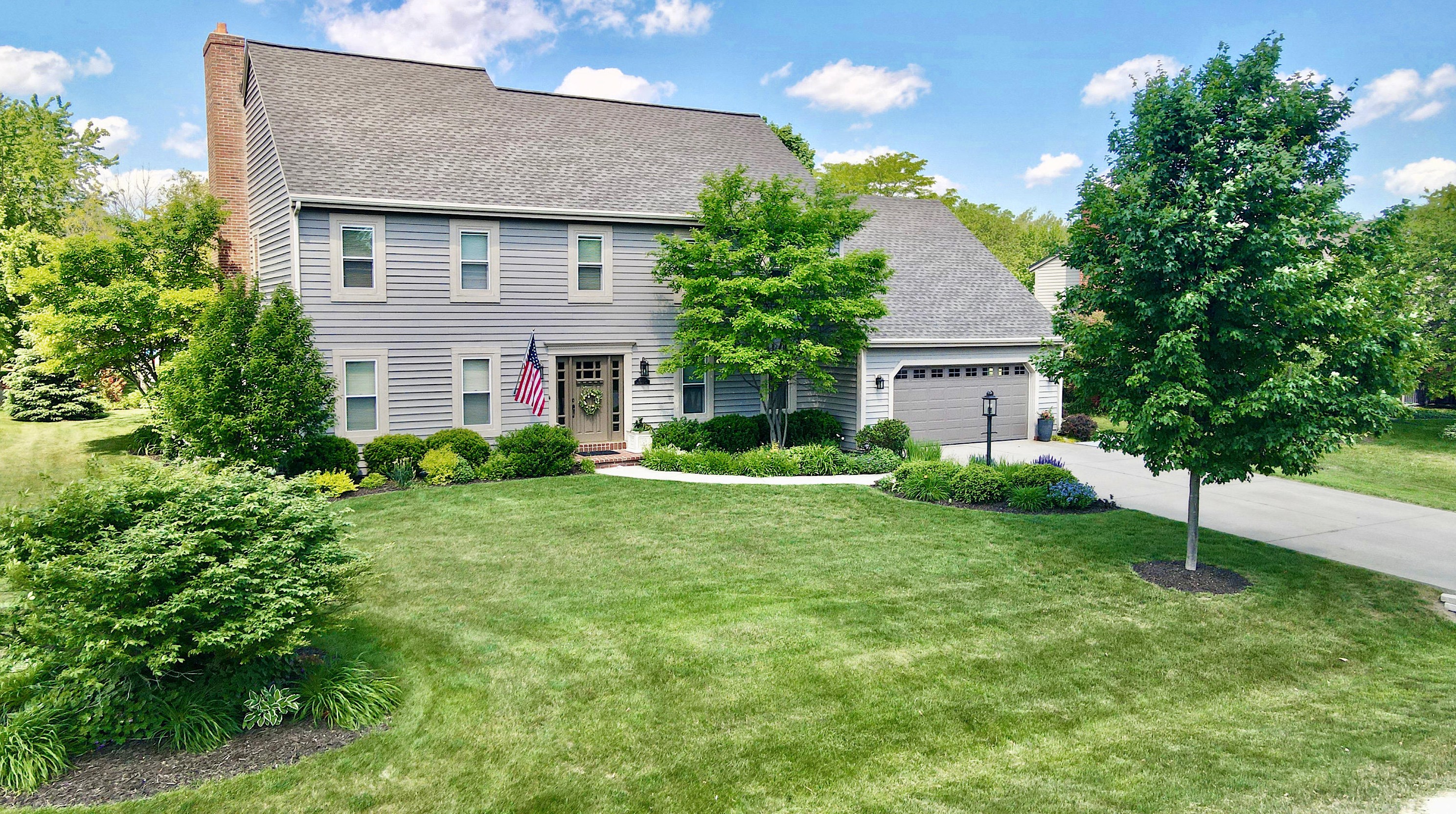 10133 N Foxkirk Dr, Thiensville, WI 53097