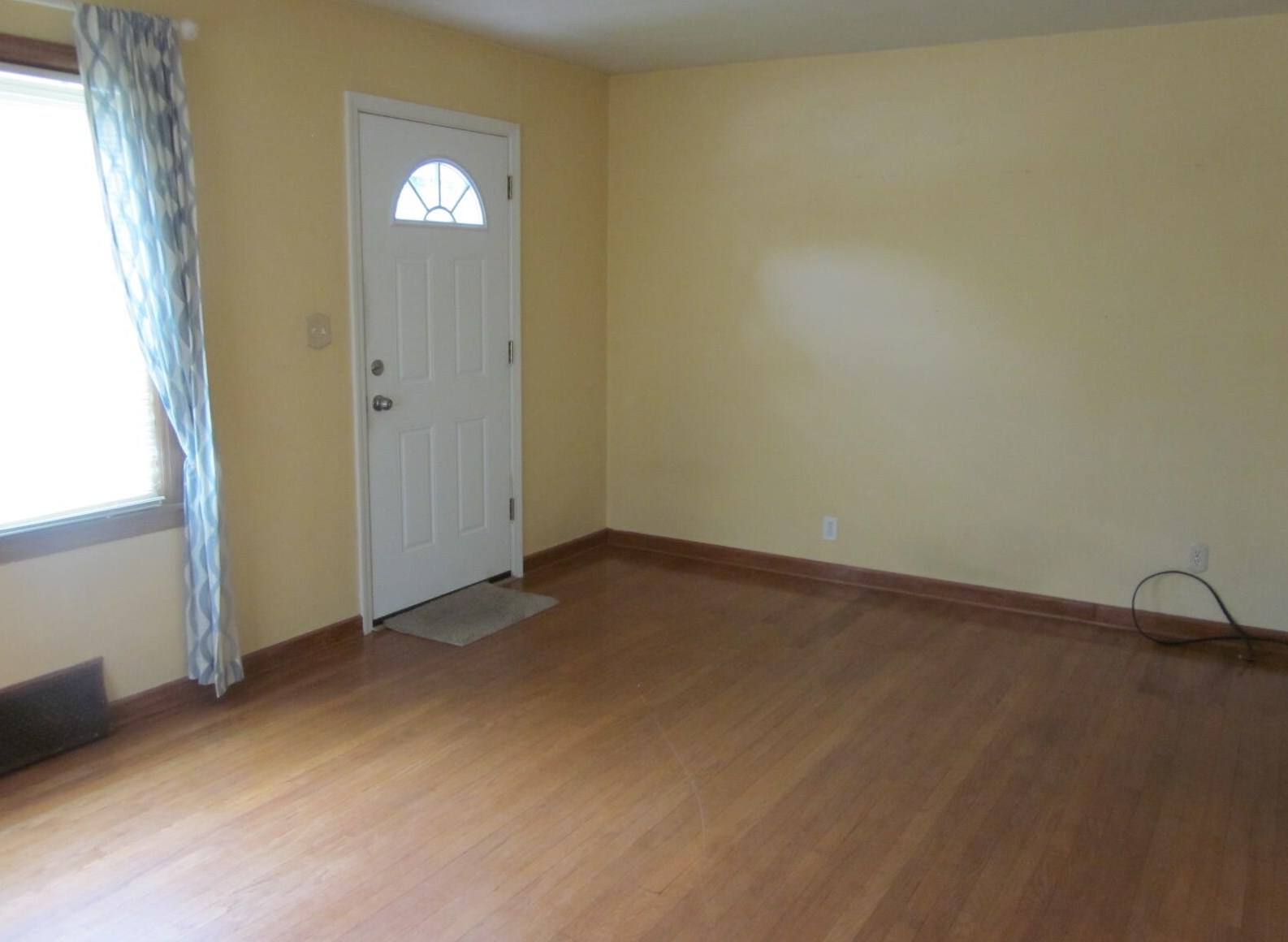 2266 N 68th St, Milwaukee, WI 53213