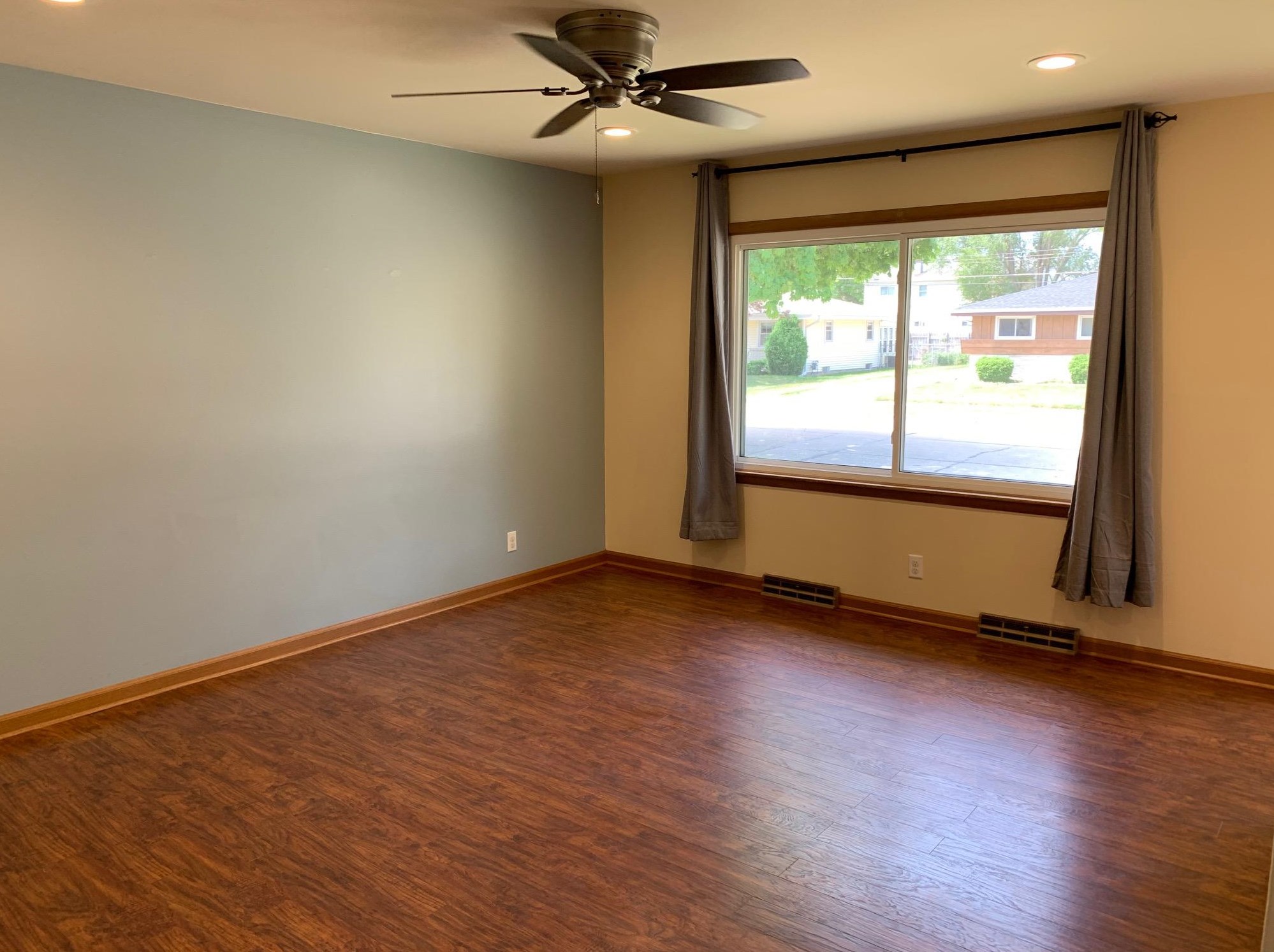 4045 Lasalle St, Racine, WI 53402-2974