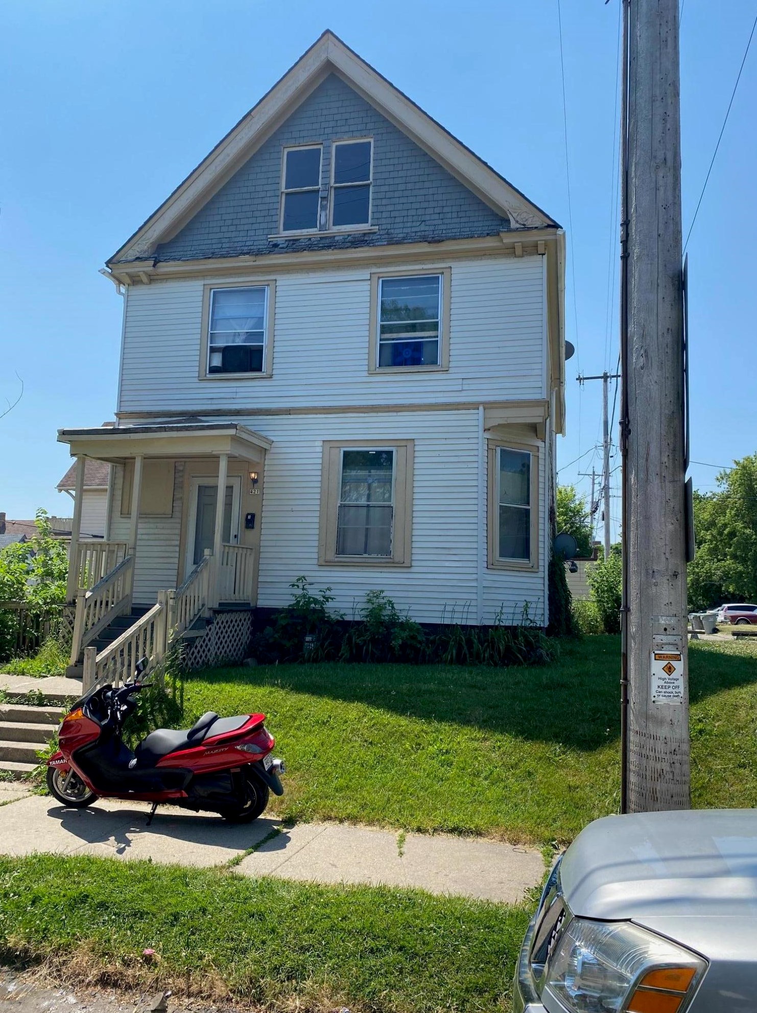 421 Chambers St, Milwaukee, WI 53212-2306