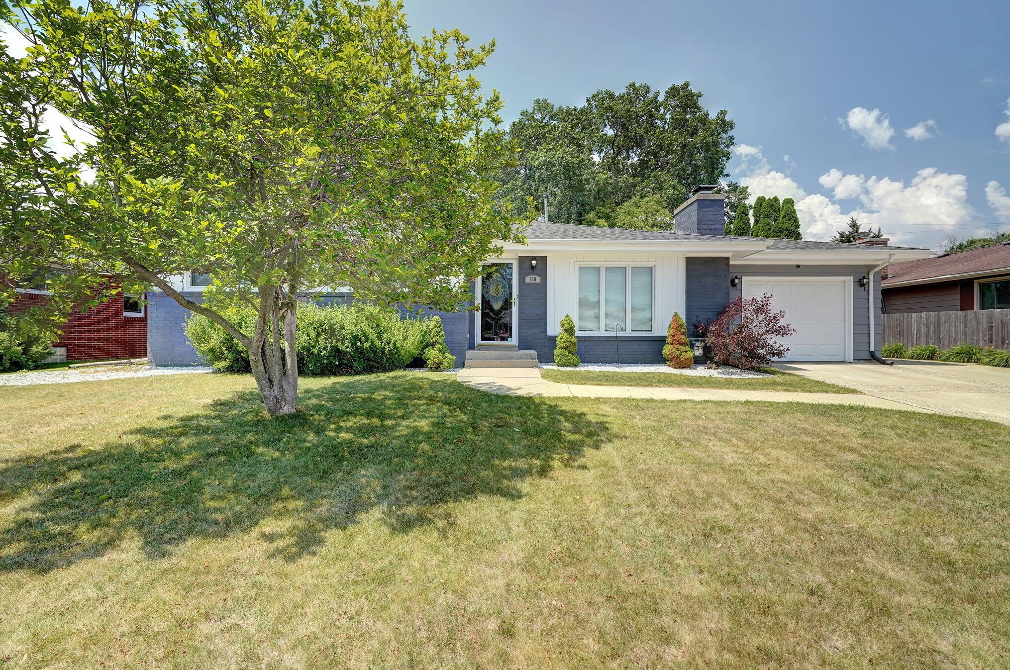 610 Echo Ln, Racine WI  53406-4112 exterior