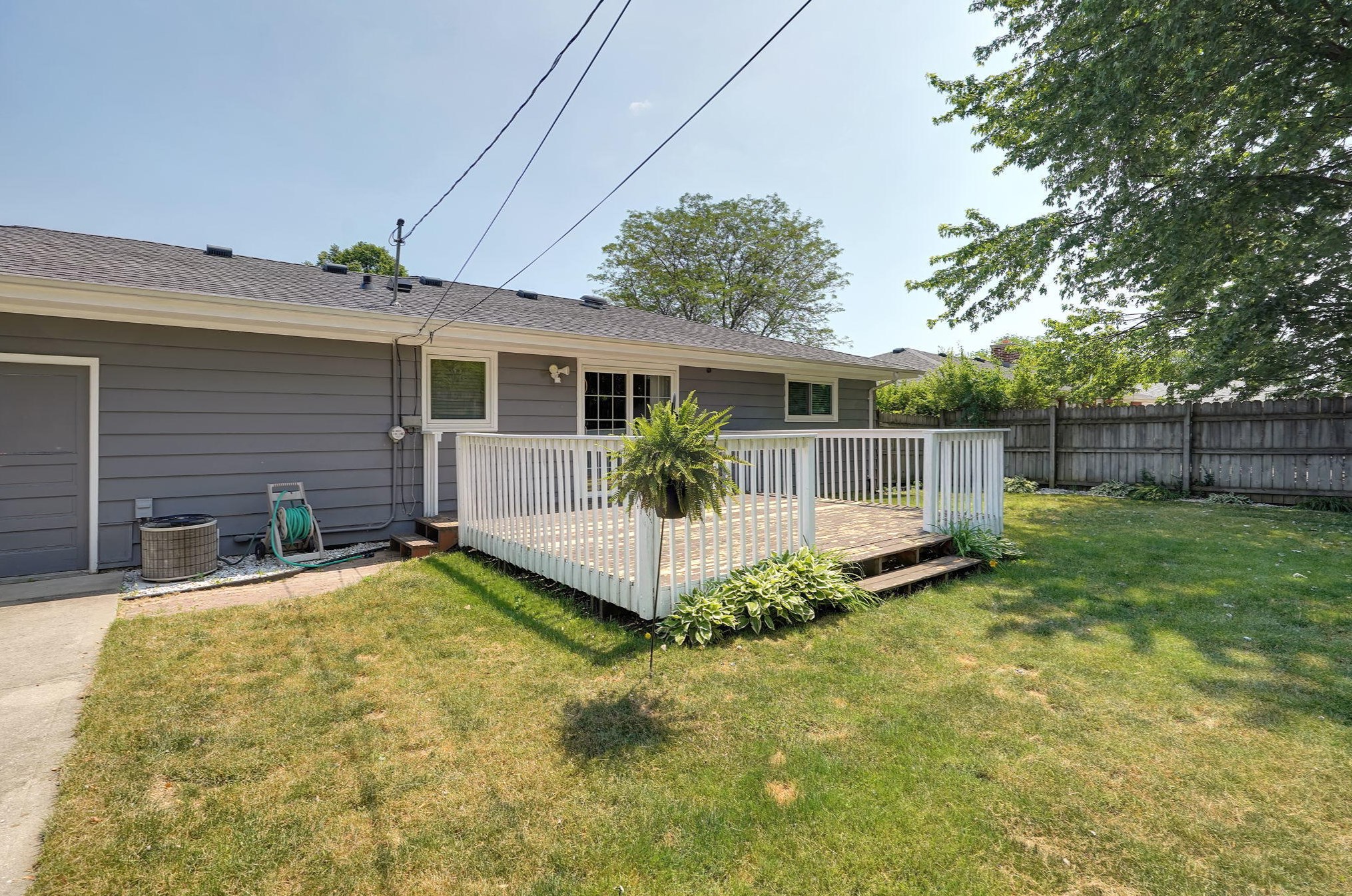 610 Echo Ln, Racine WI  53406-4112 exterior