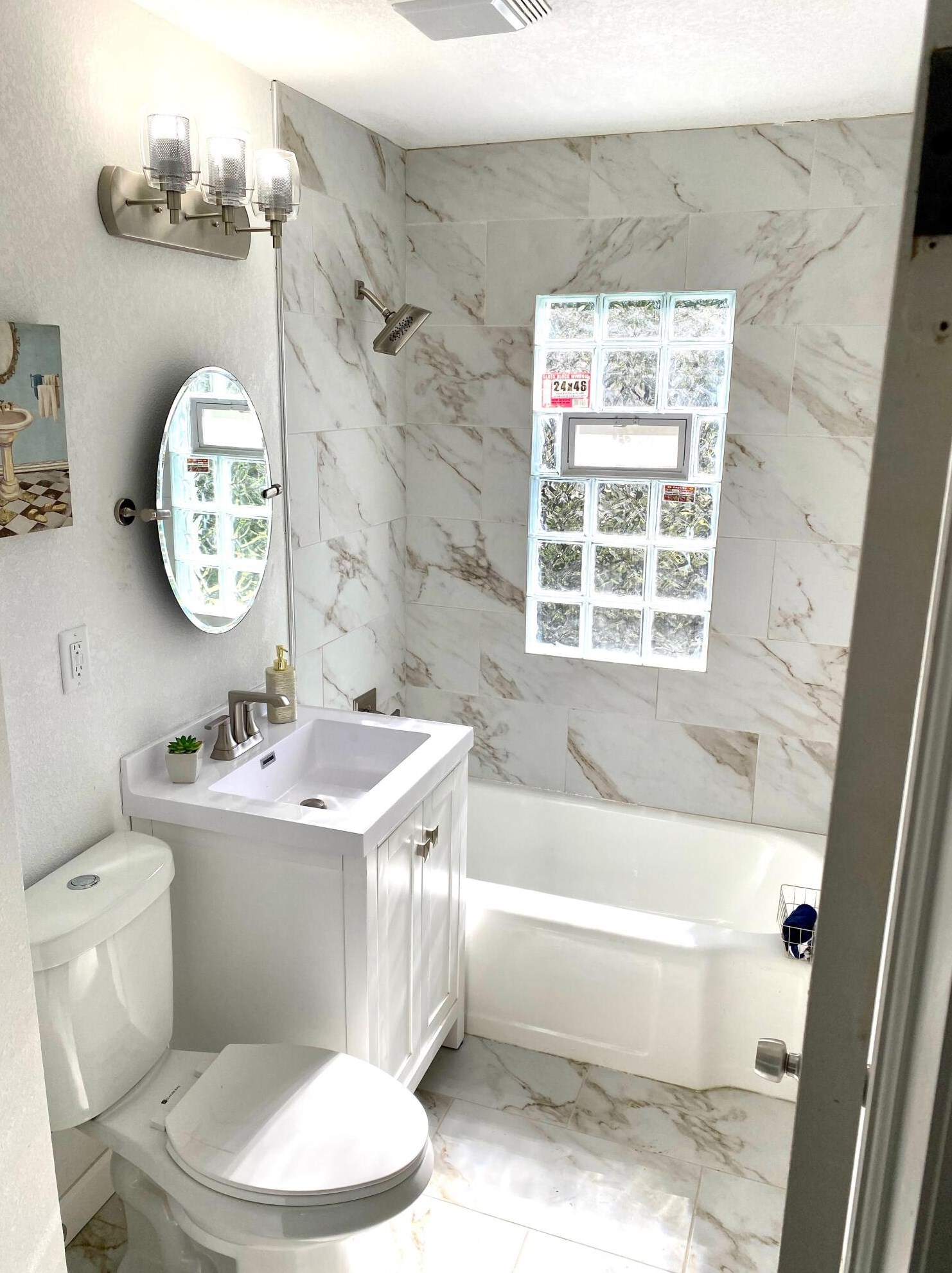 5722 80th St, Milwaukee, WI 53218-2112