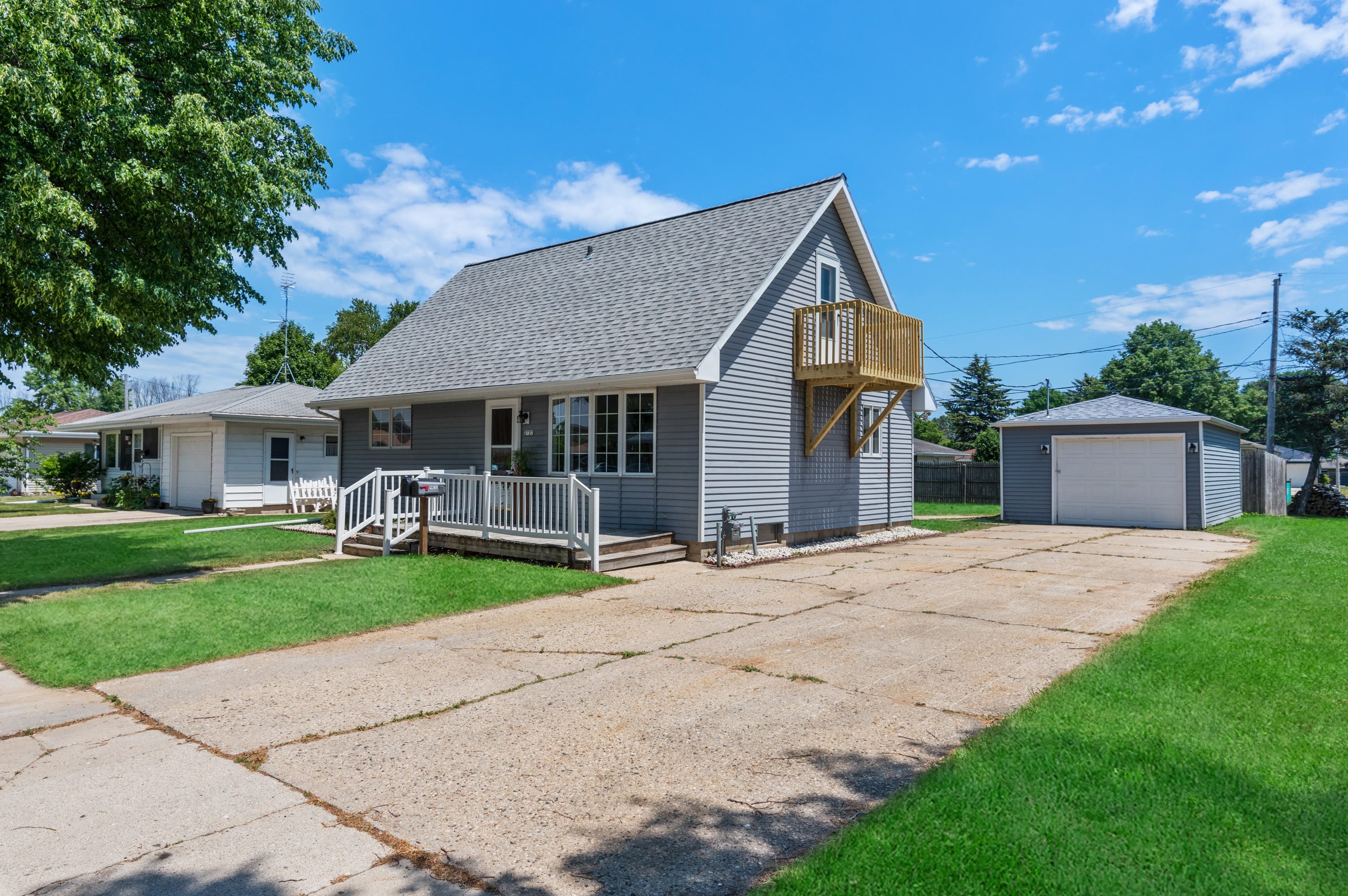 2727 S 20th St, Sheboygan, WI 53081