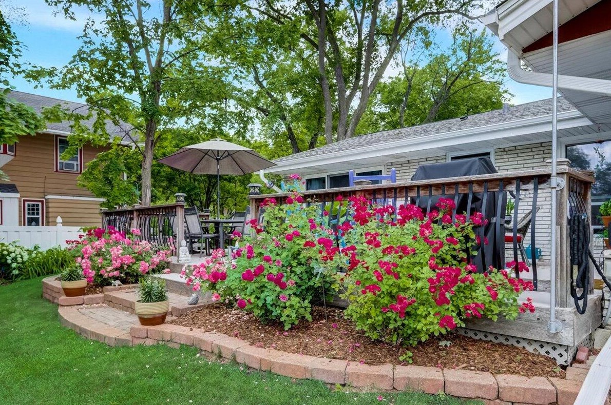 6621 Wisconsin Ave, Milwaukee WI 53213-3914 exterior