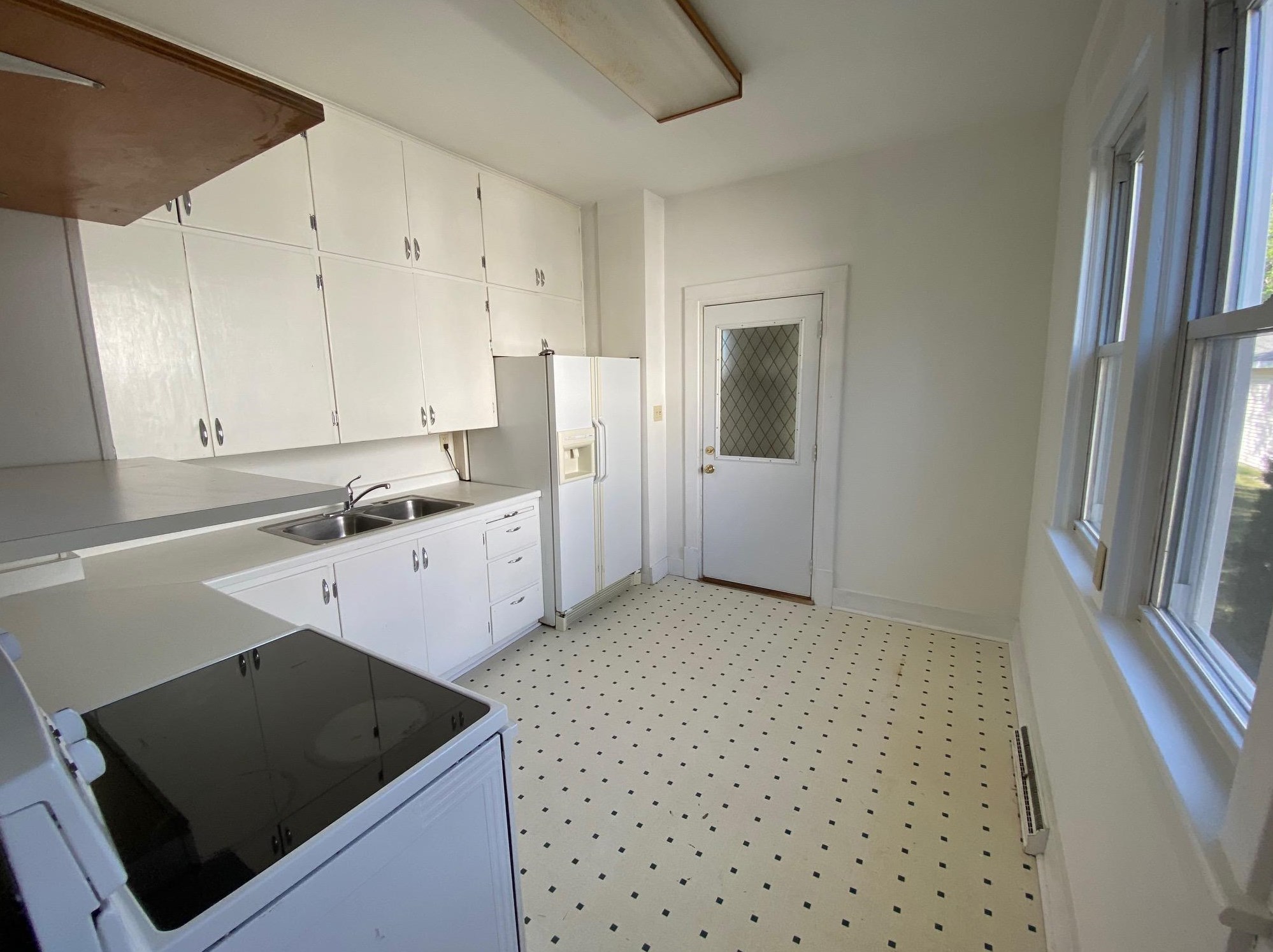 239 Randall Pl, Elkhorn, WI 53121-1626