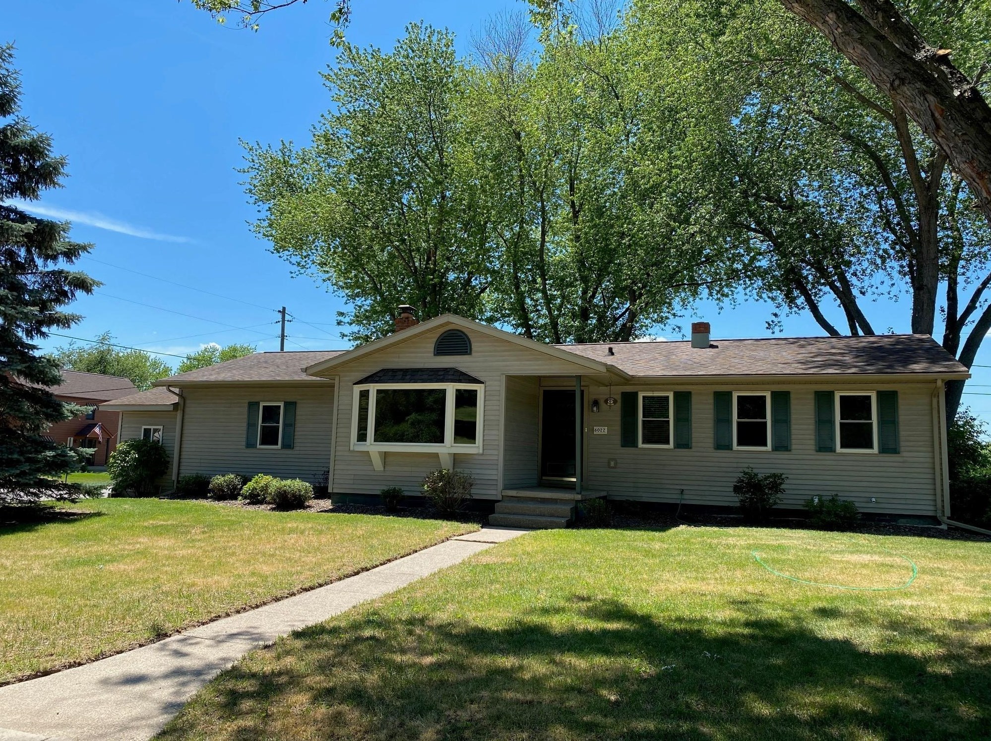 6022 Robil Ct E, La Crosse, WI 54601