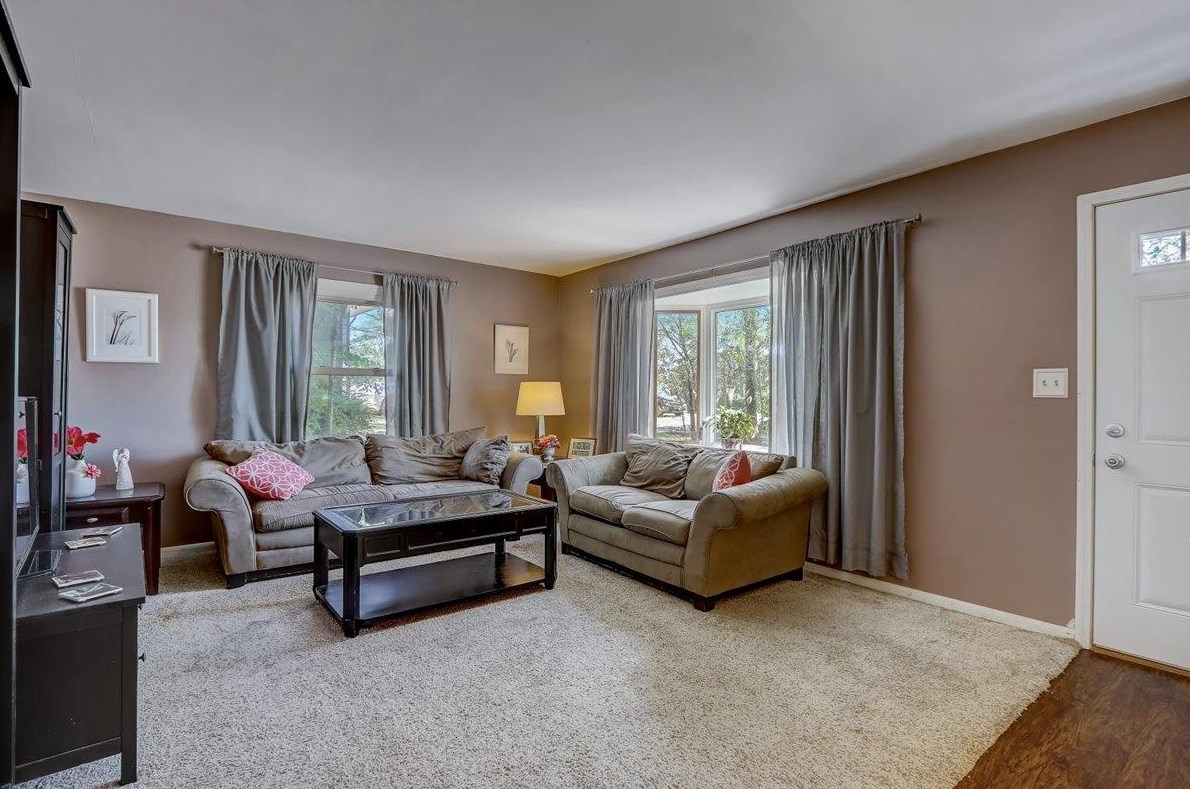 1515 S 167th St, Waukesha, WI 53151