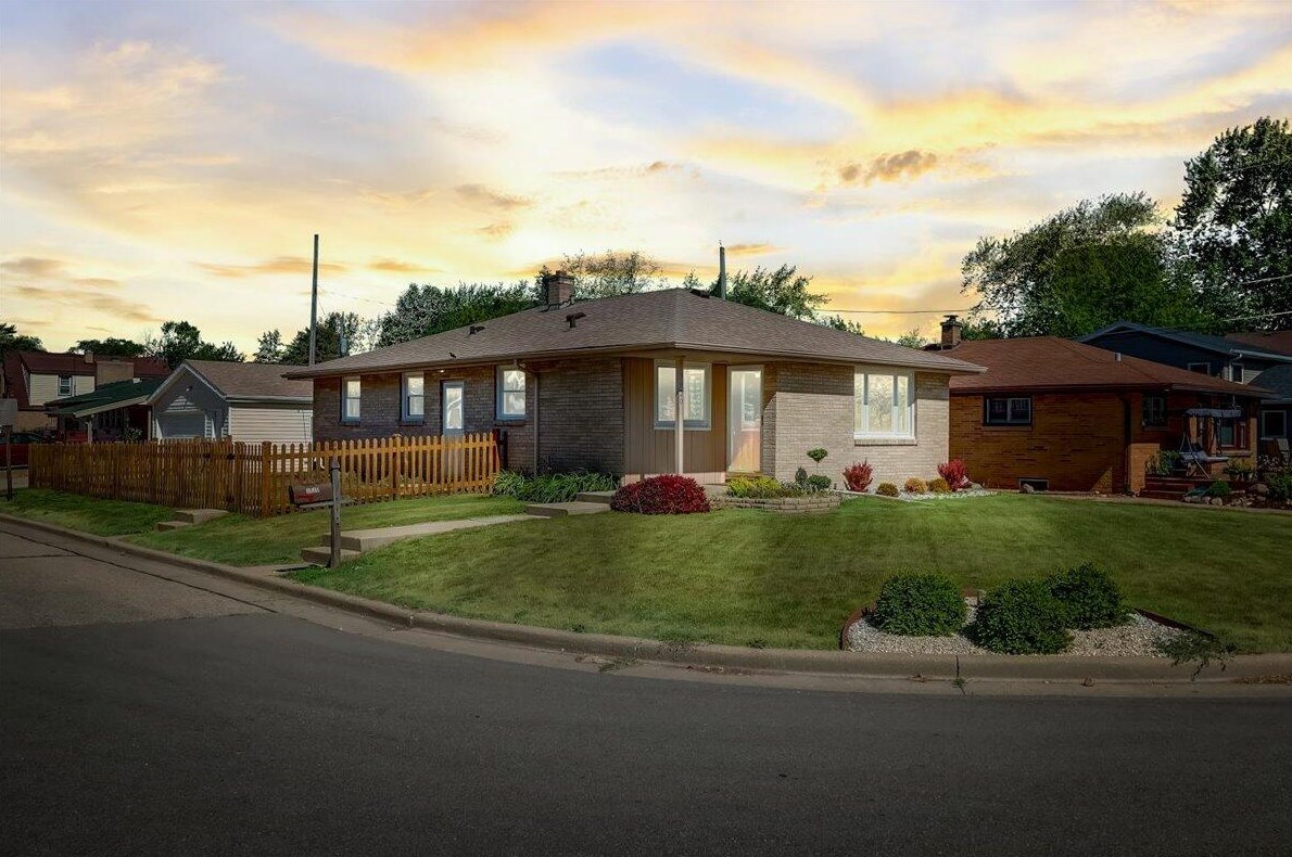 3820 Sheridan Rd, Racine, WI 53403-3815