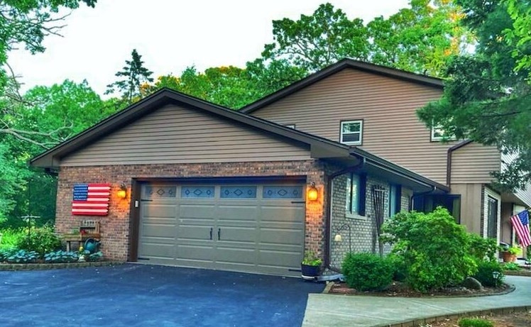 11221 63rd Ave, Kenosha, WI 53158
