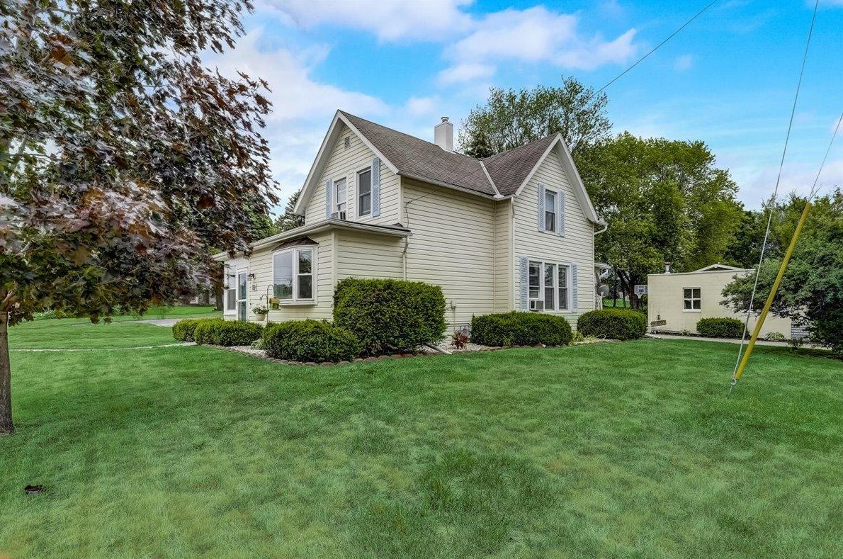 759 E Sumner St, Hartford, WI 53027