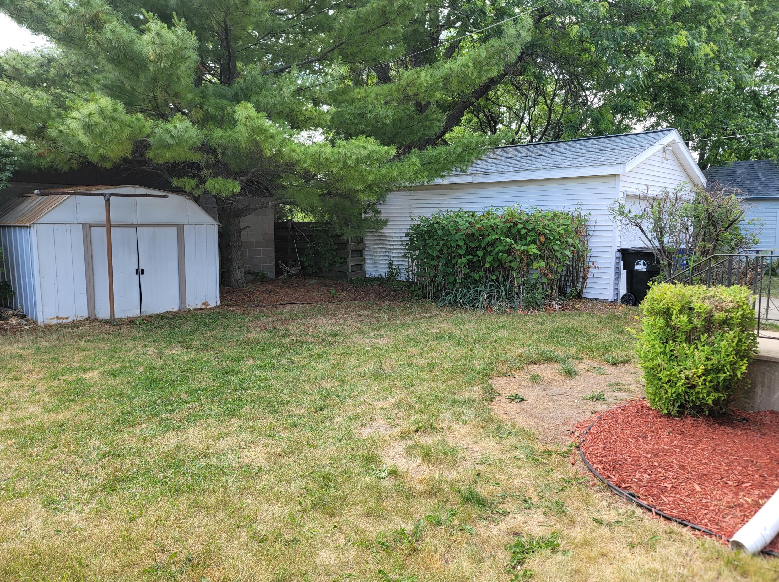 2060 Arthur Ave, Racine, WI 53405-3832