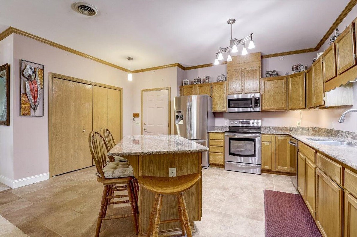 140 W Commerce Blvd #310, Slinger, WI 53086