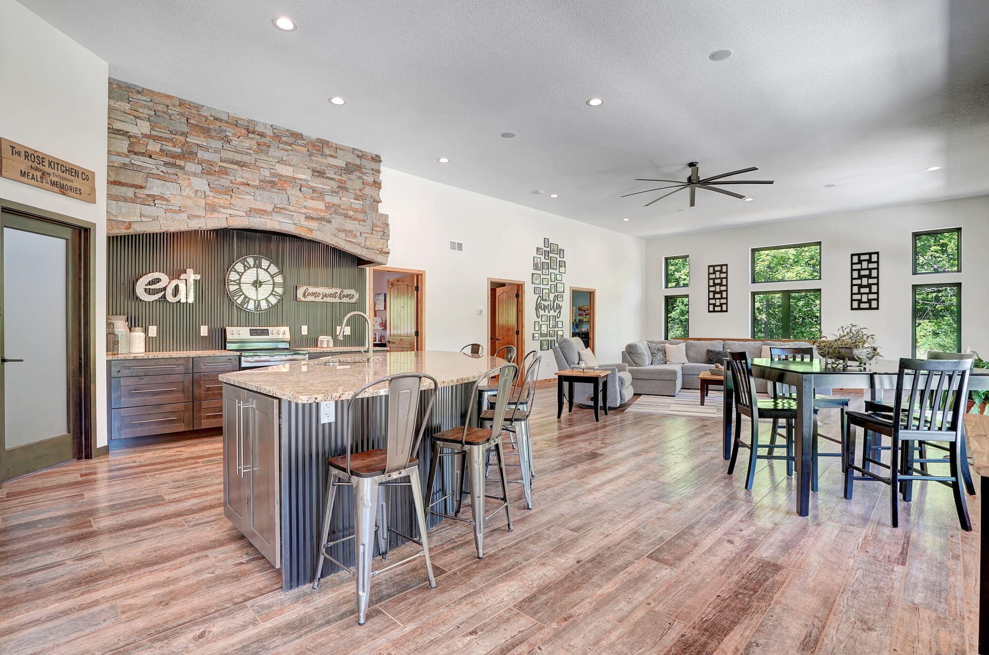 8431 Big Bend Rd, Waterford, WI 53185