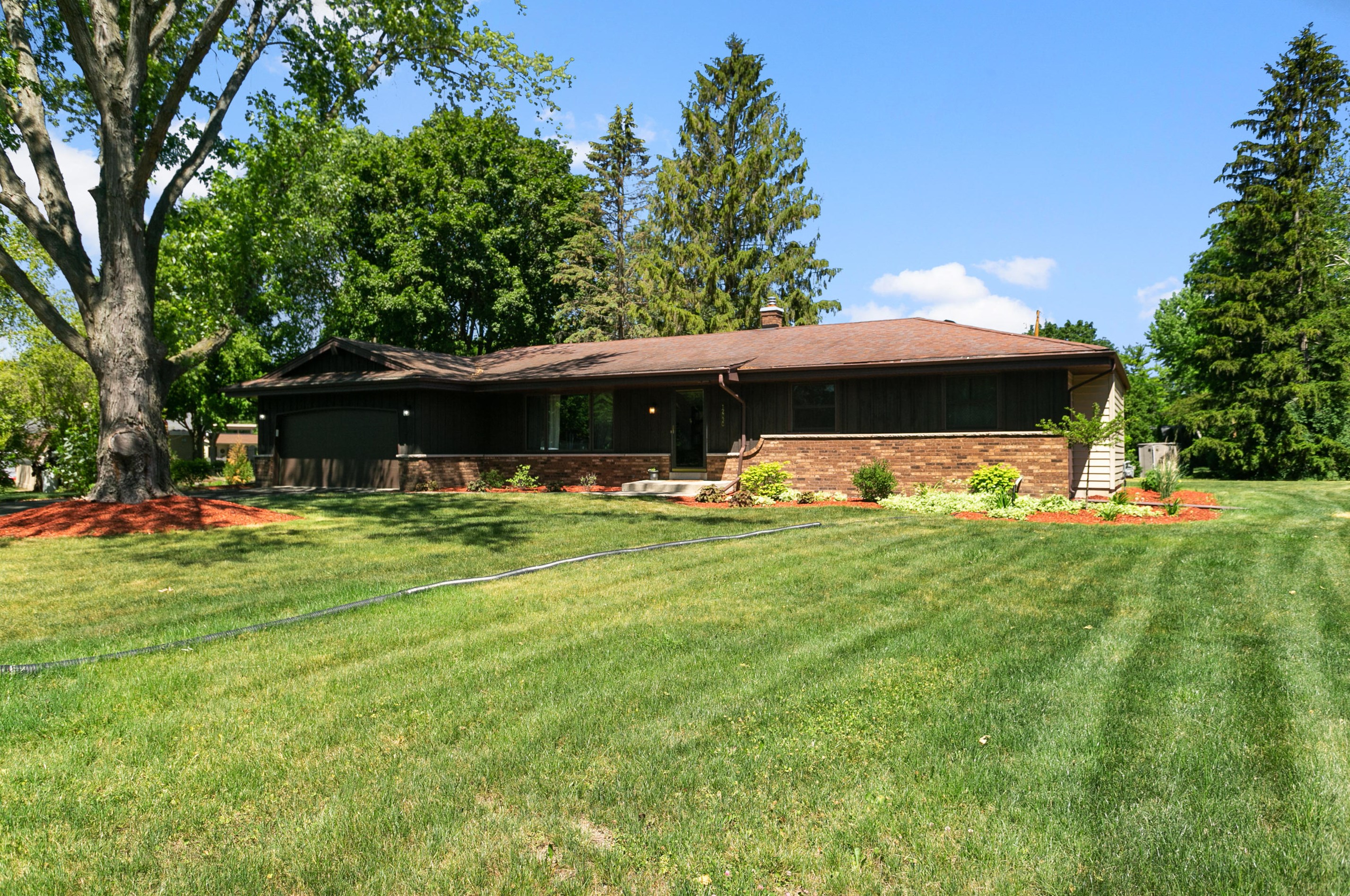 12030 James Ave, Hales Corners, WI 53132-1036