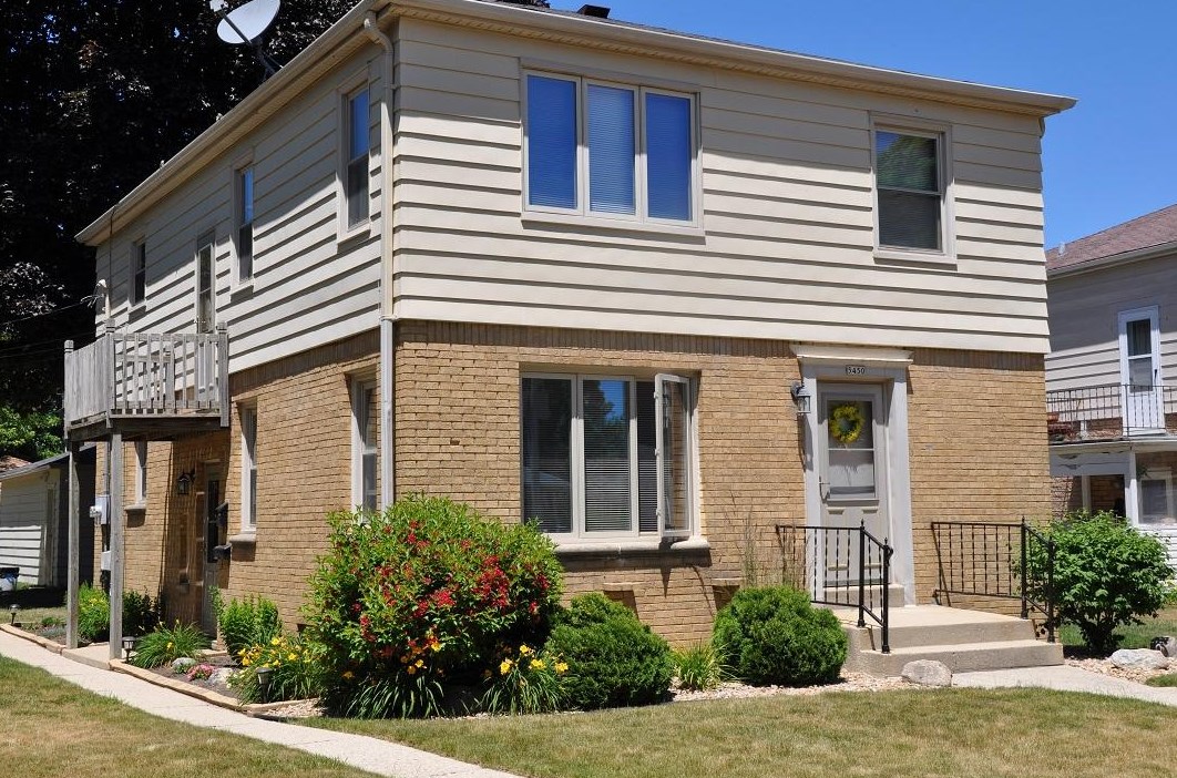 5450 W Midland Dr, Milwaukee, WI 53220