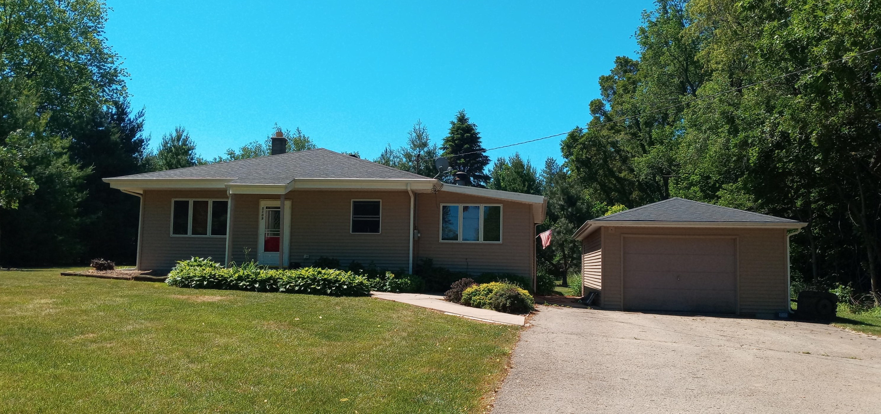 5109 Bailey Rd, Delavan, WI 53115