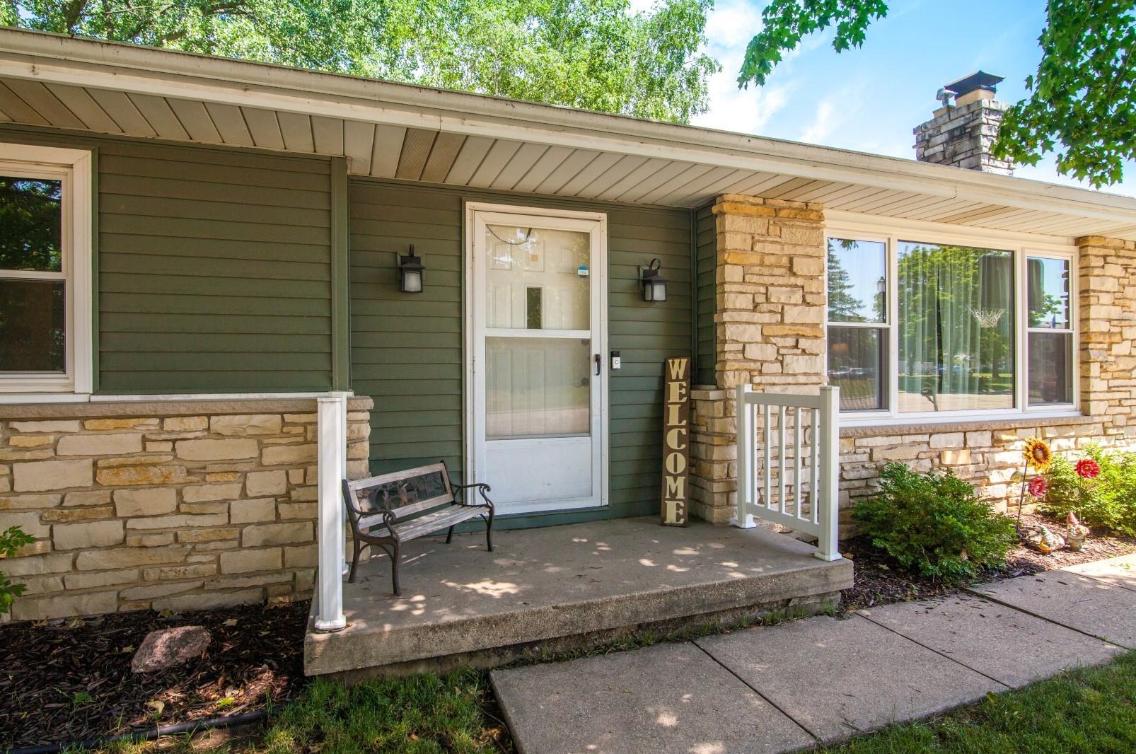 715 Collins Rd, Jefferson, WI 53549-1936