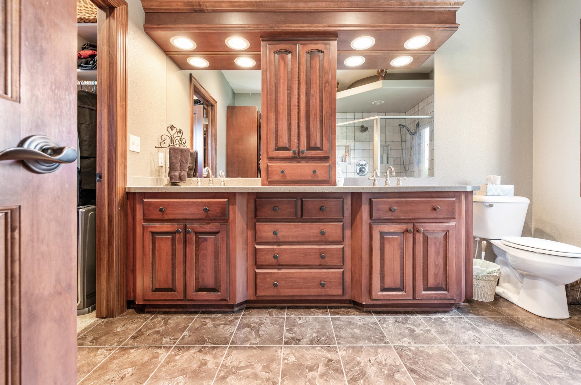449 Tahoe Ln, Hartford WI  53027-2084 exterior