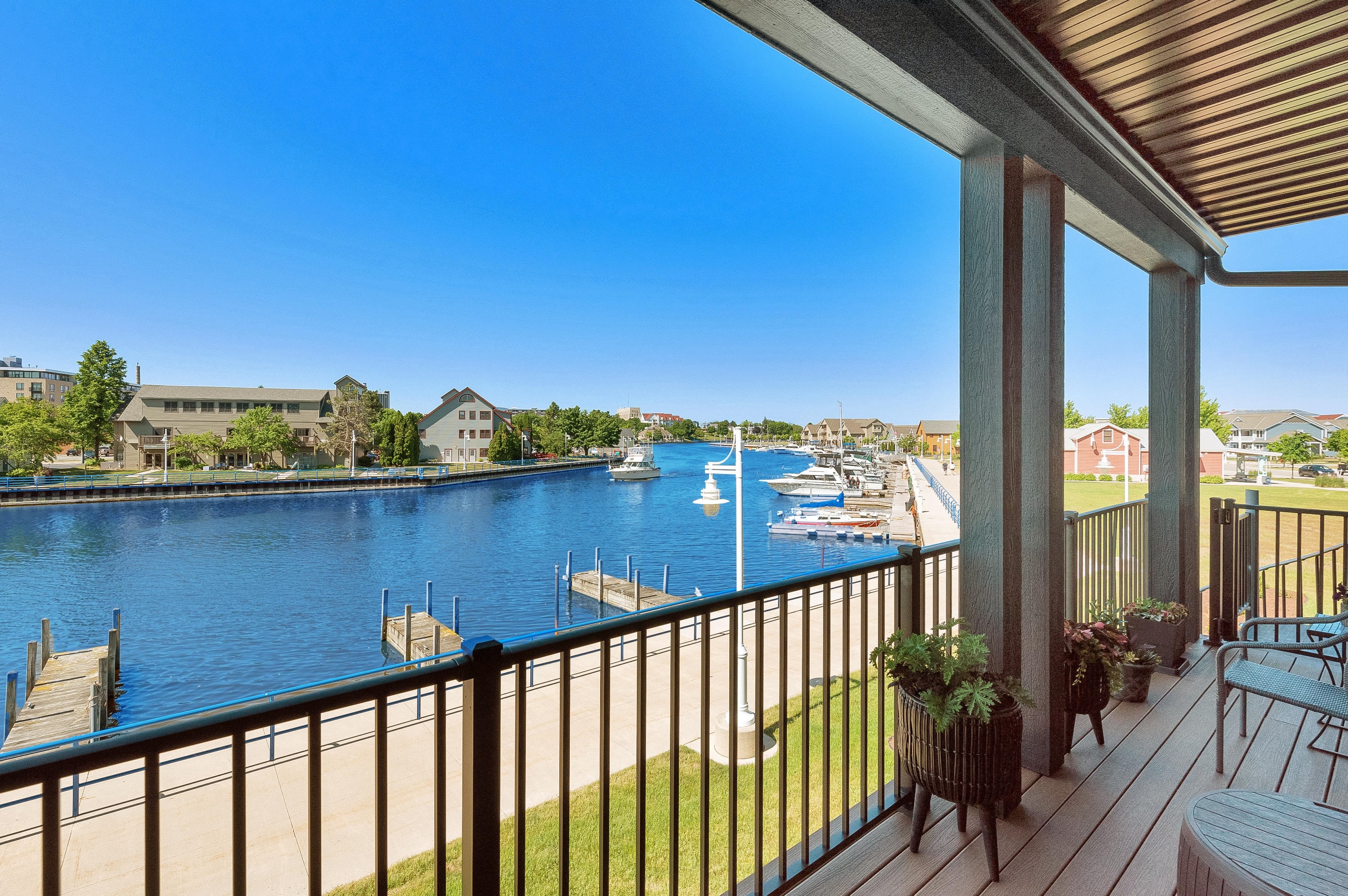 750 S Pier Dr #4, Sheboygan, WI 53081