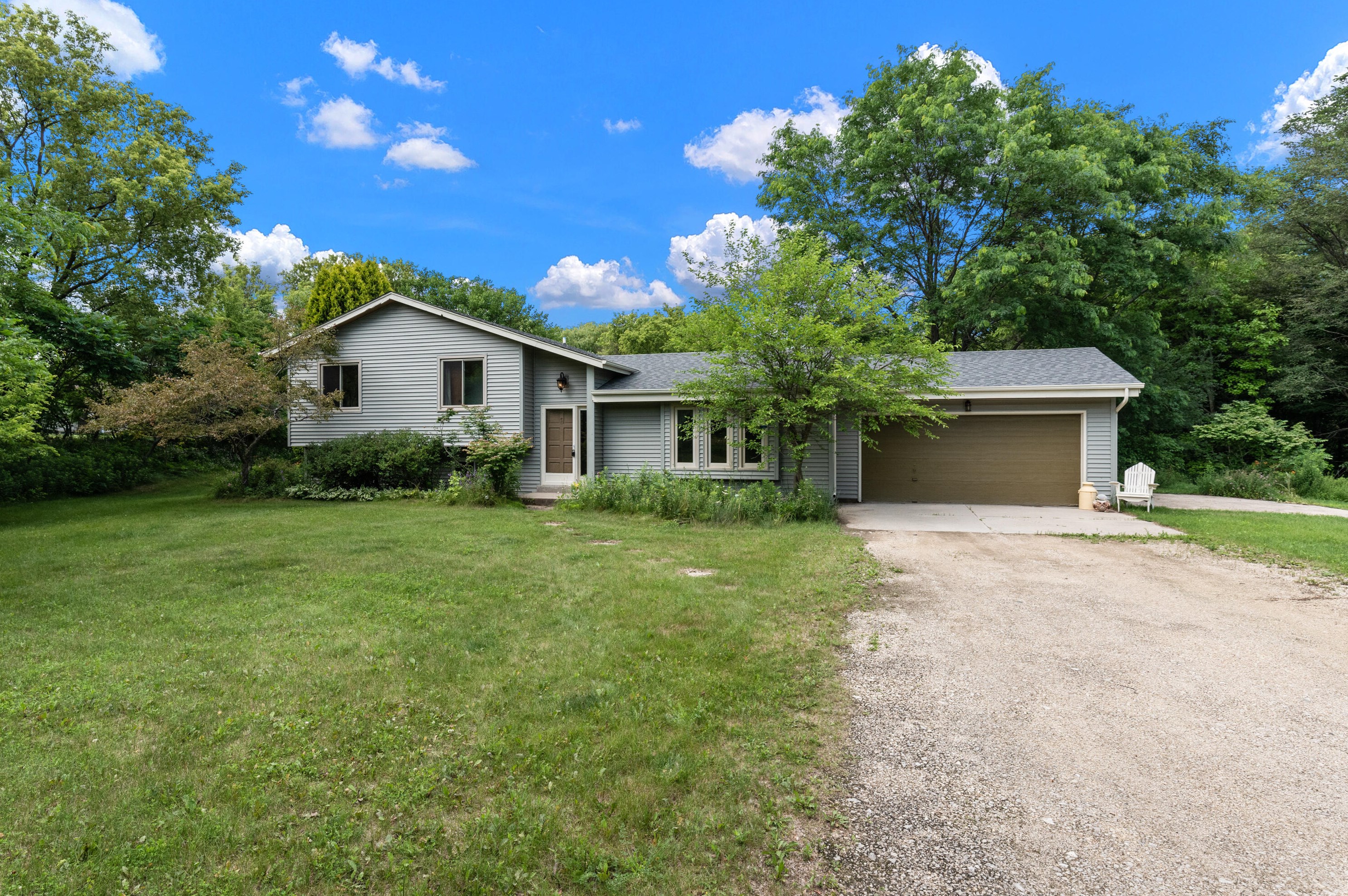 4840 Briarvale Dr, West Bend, WI 53095