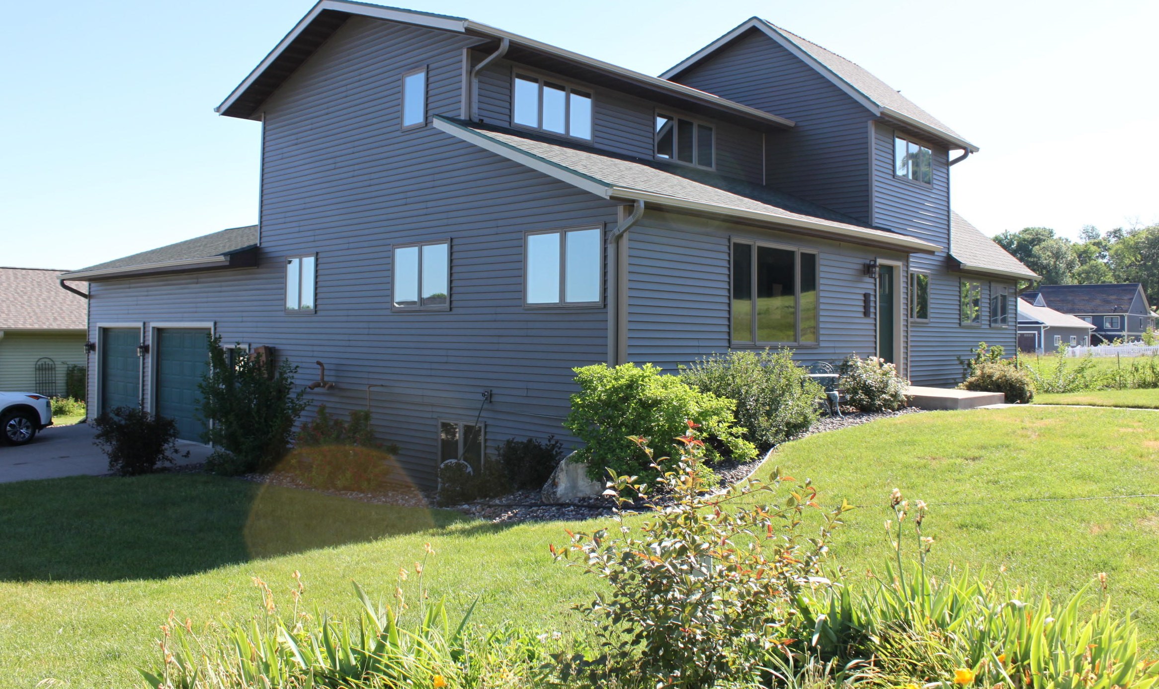 901 Maple Shade Dr, Holmen, WI 54636