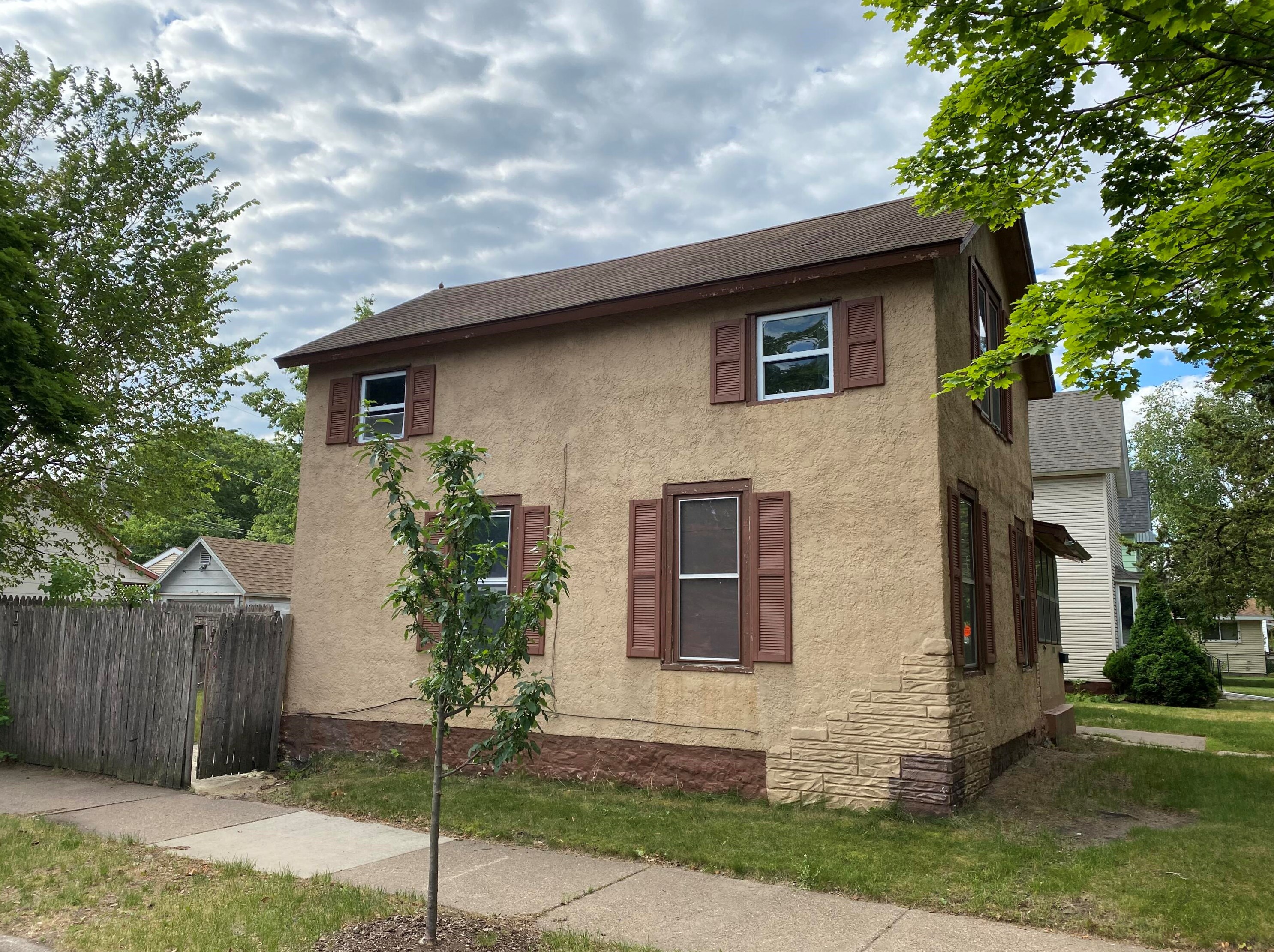 1730 Charles St, La Crosse, WI 54603