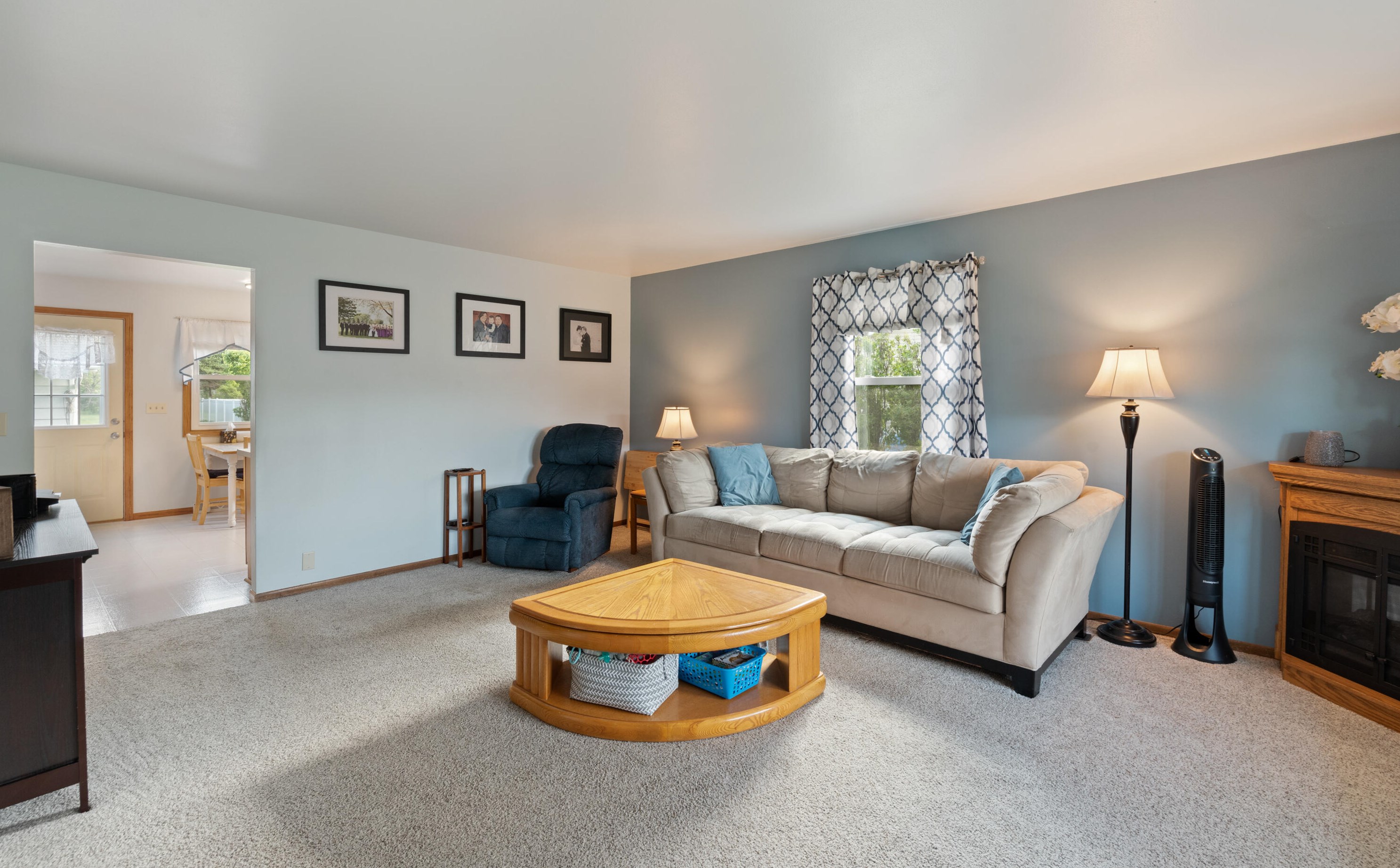 1432 Honeysuckle Rd, Hartford, WI 53027
