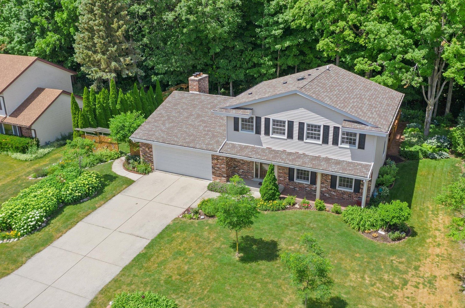 4565 S Camrose Ave, Waukesha, WI 53151