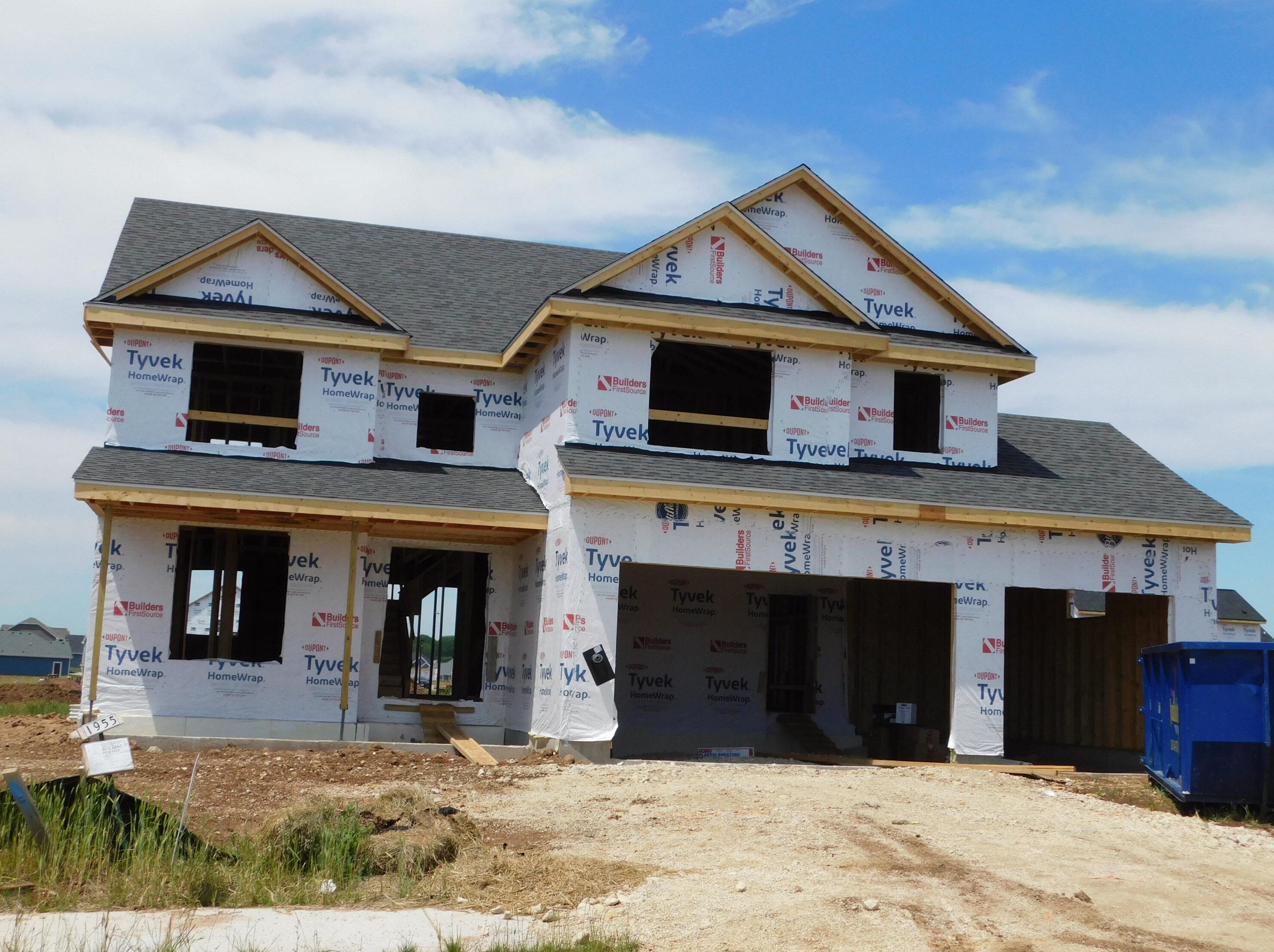 1955 Cheyenne Ave, Grafton, WI 53024-9310