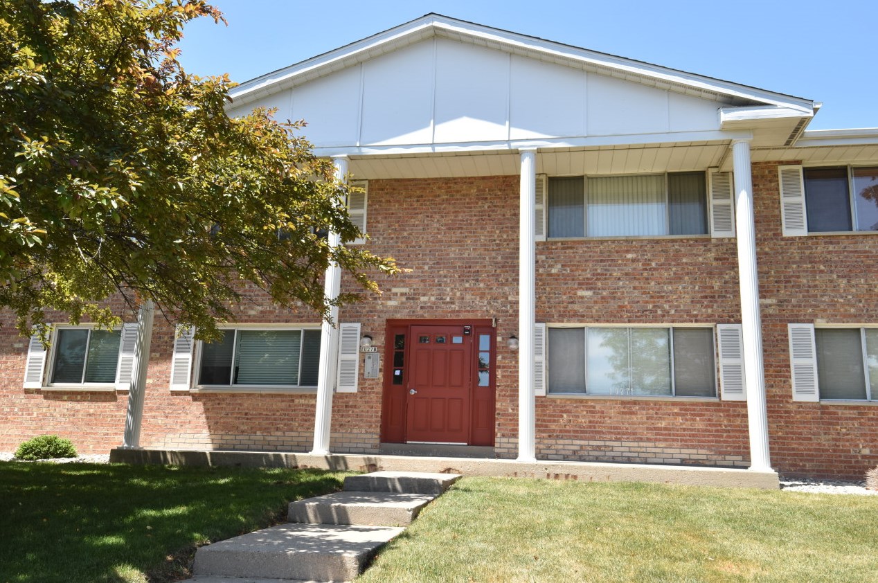 10278 W Whitnall Edge Cir #204, Hales Corners, WI 53132