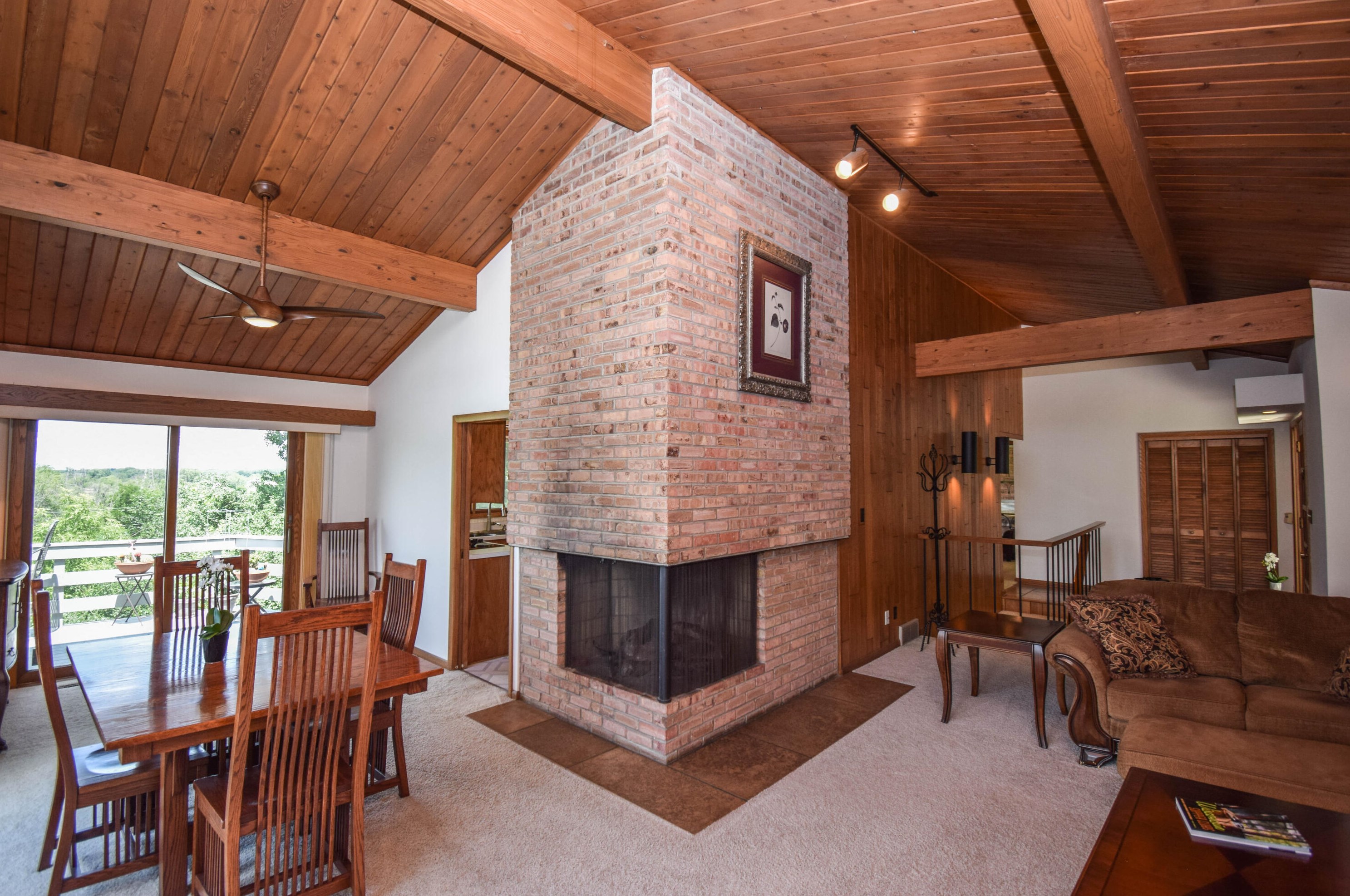 615 Ravenswood Hills Cir, Brookfield, WI 53045-3503