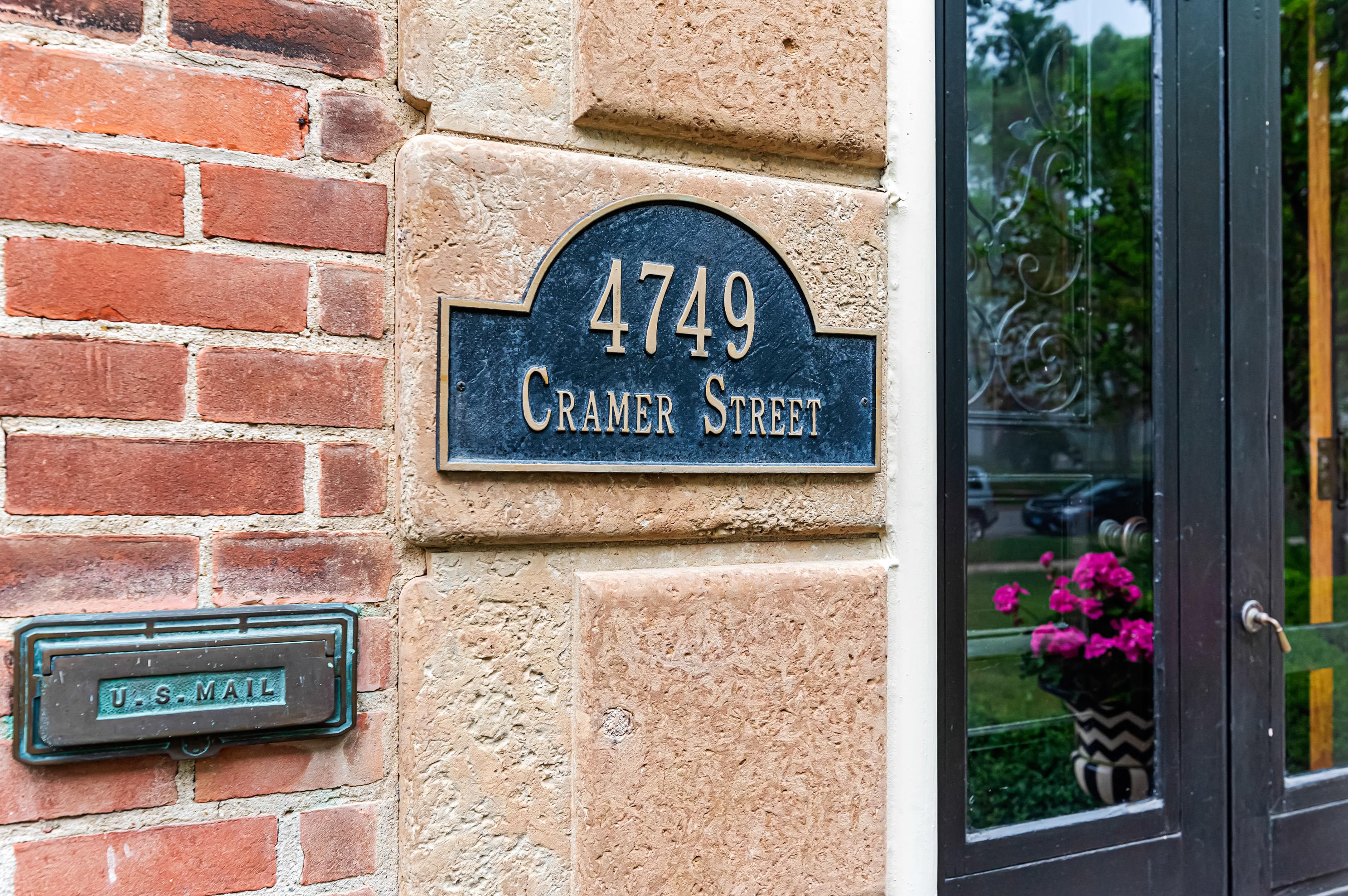 4749 Cramer St, Milwaukee WI 53211-1228 exterior