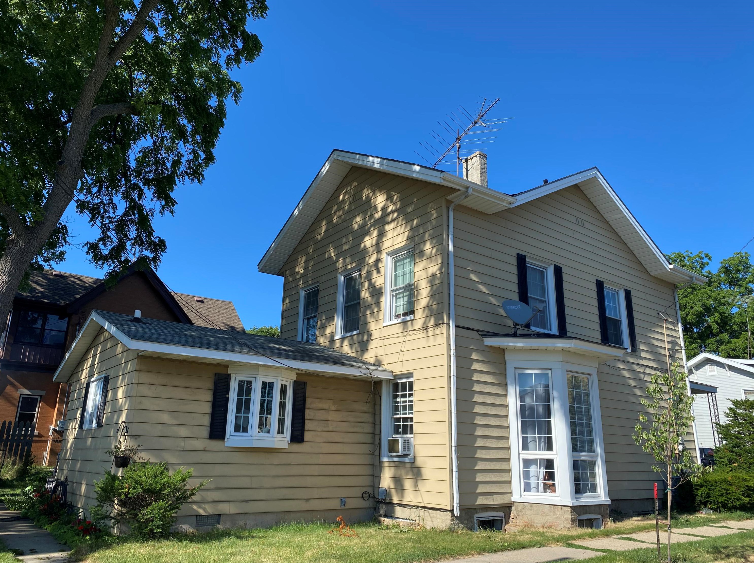 214 S 4th St, Watertown, WI 53094