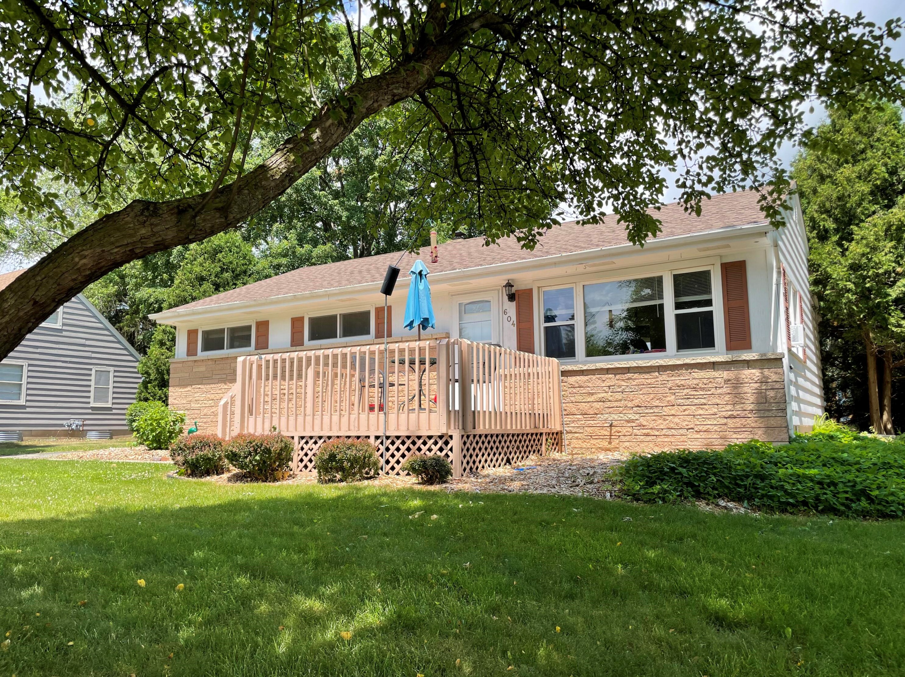 604 Rohda Dr, Waterford, WI 53185