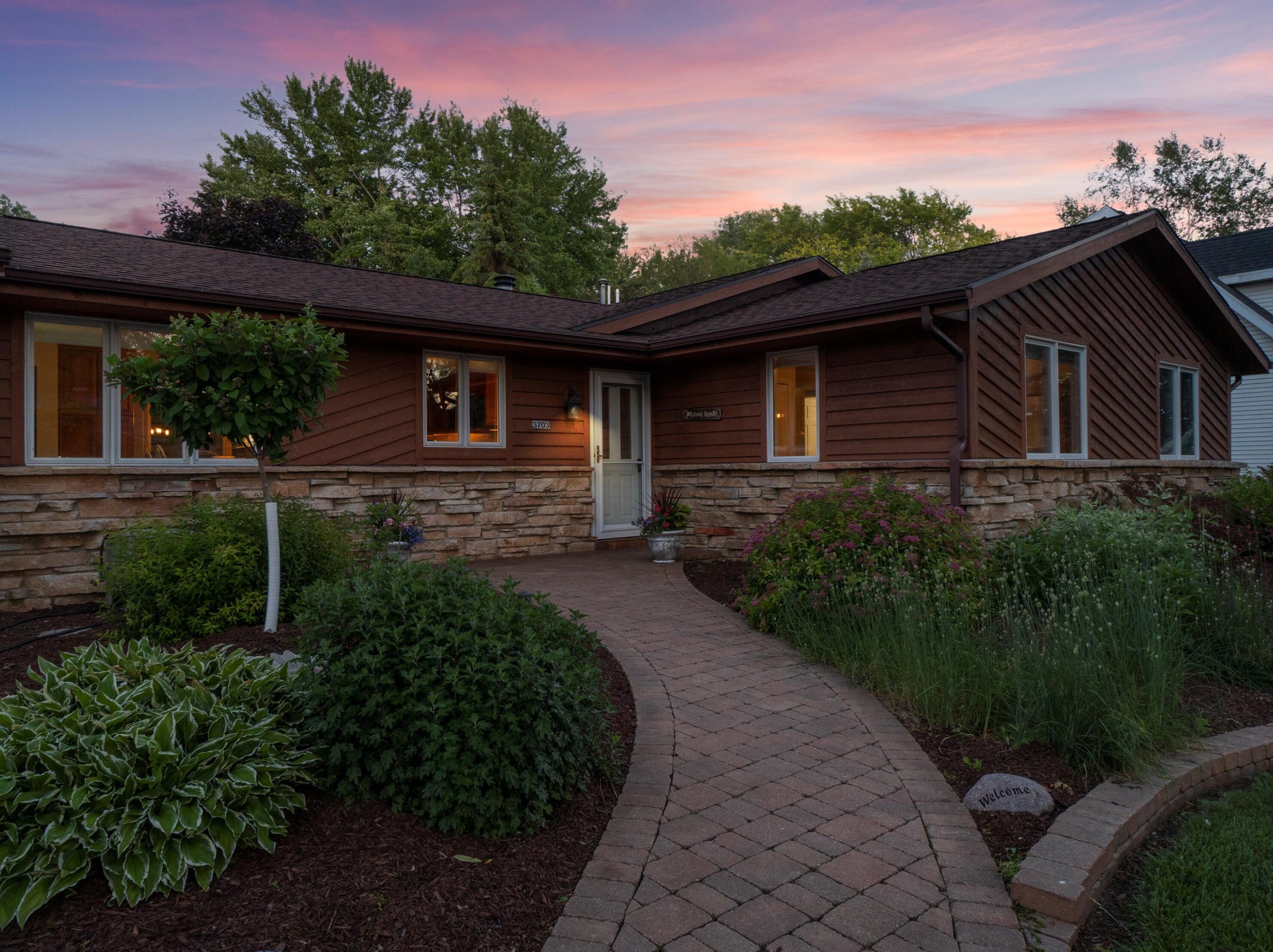 3703 Highcliff Ct, Sheboygan, WI 53083-3018