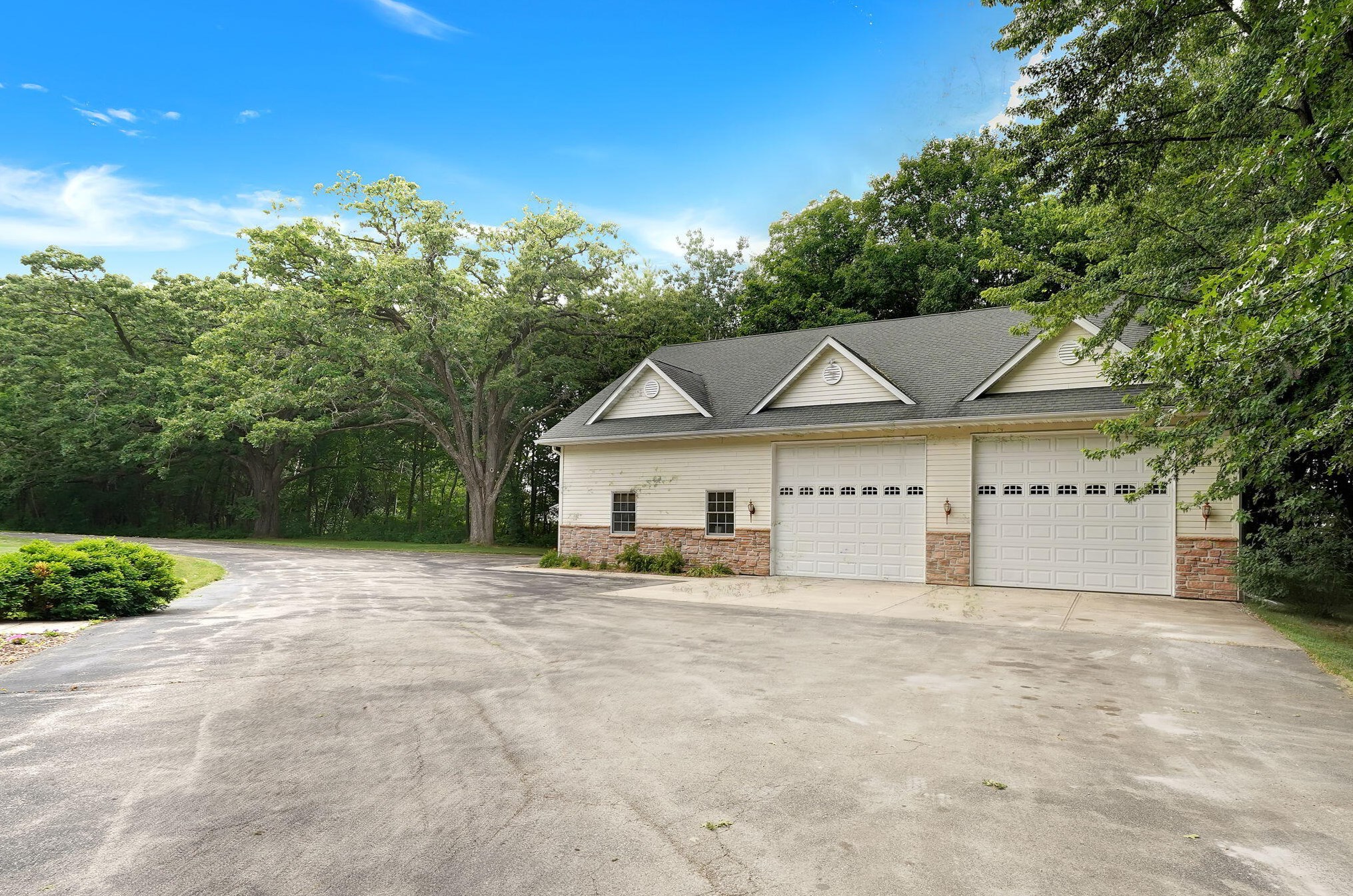 116 English Settlement Ave, Lyons, WI 53105-9724