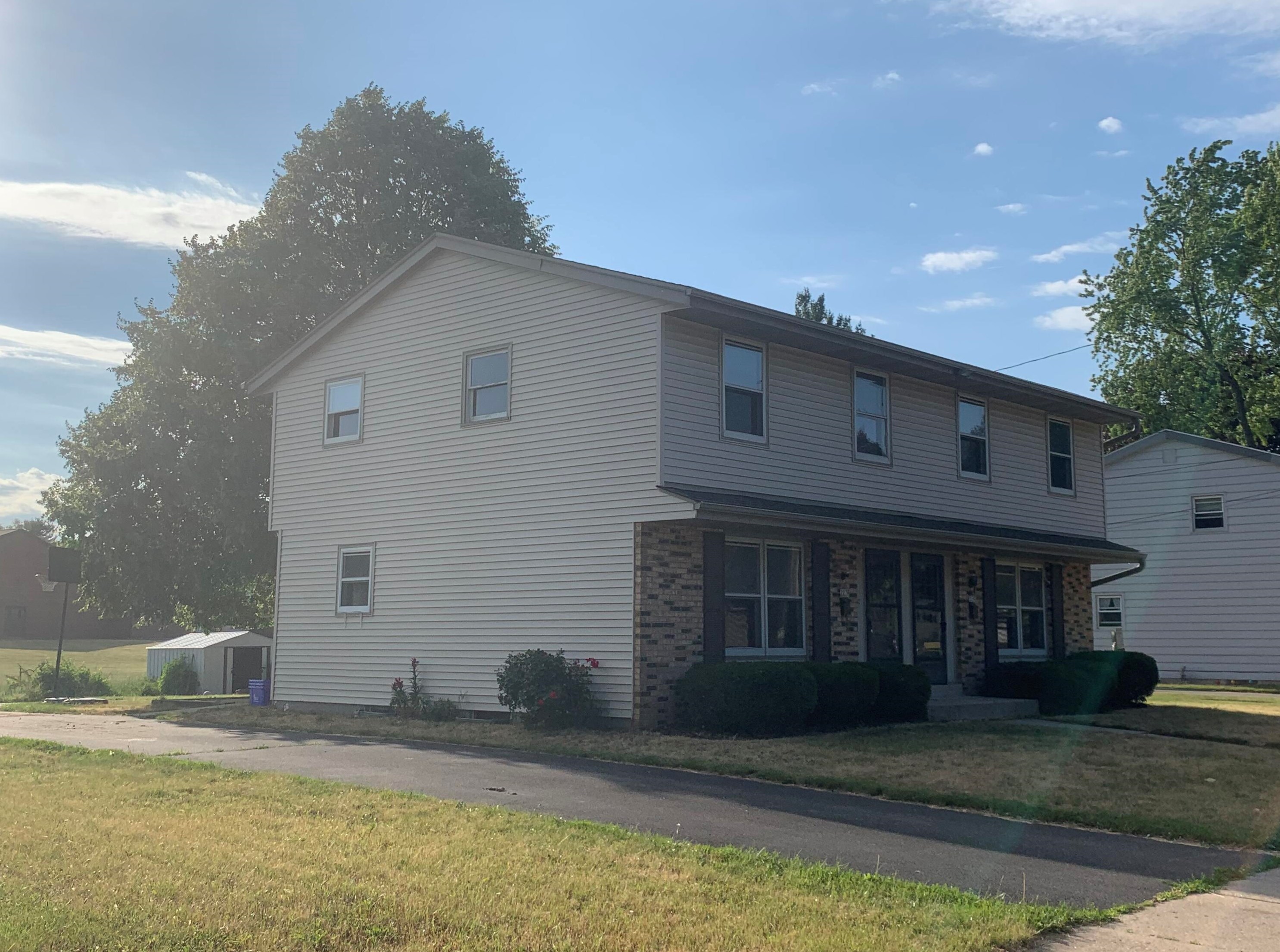 225 Chapel Ter, Lyons, WI 53105-1623