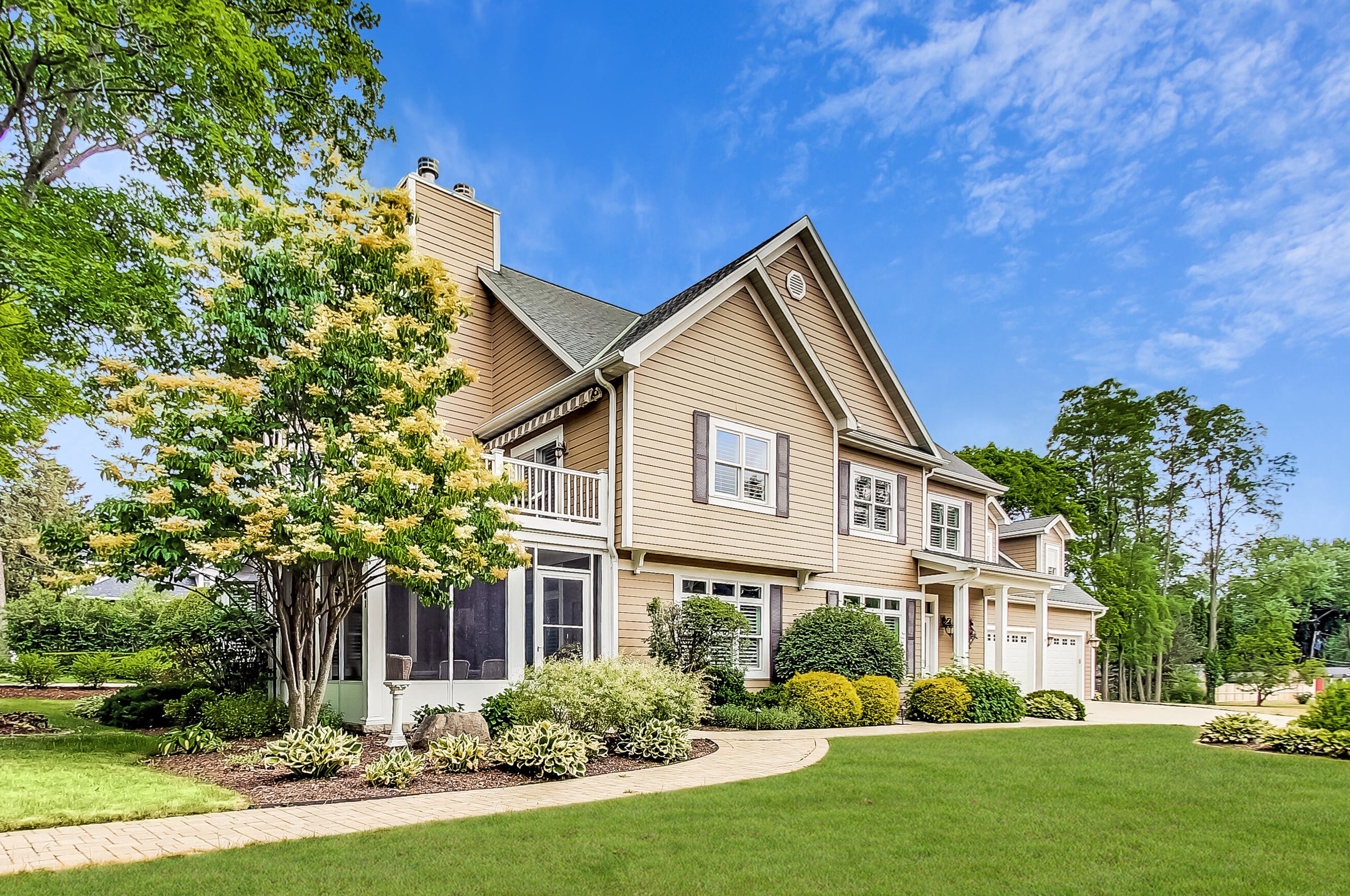 601 S Lake Shore Dr, Lake Geneva, WI 53147