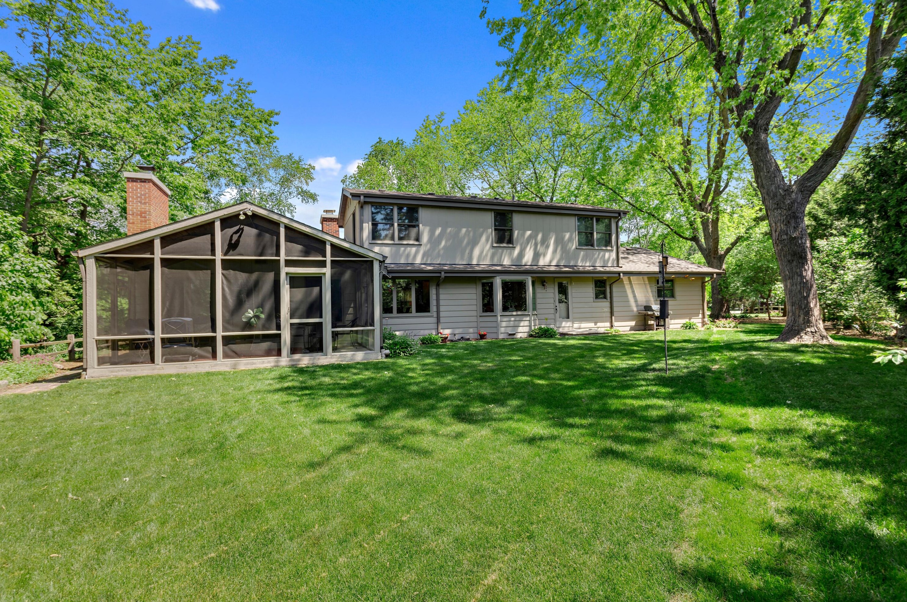 417 E Cedar Ln, Thiensville, WI 53092