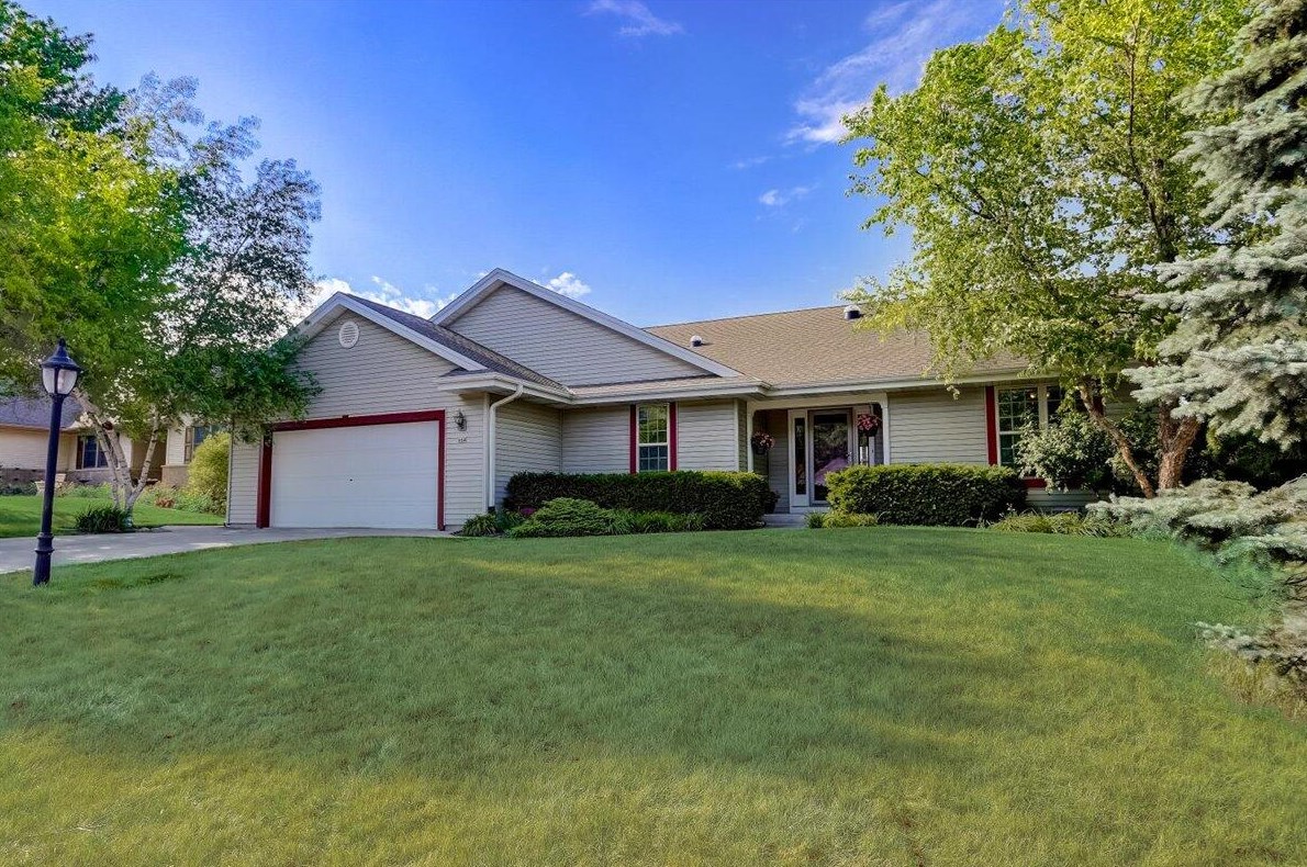 608 Mohr Cir, Waterford, WI 53185
