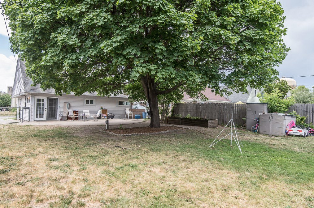 1413 Summit Ave, Racine, WI 53404-2618